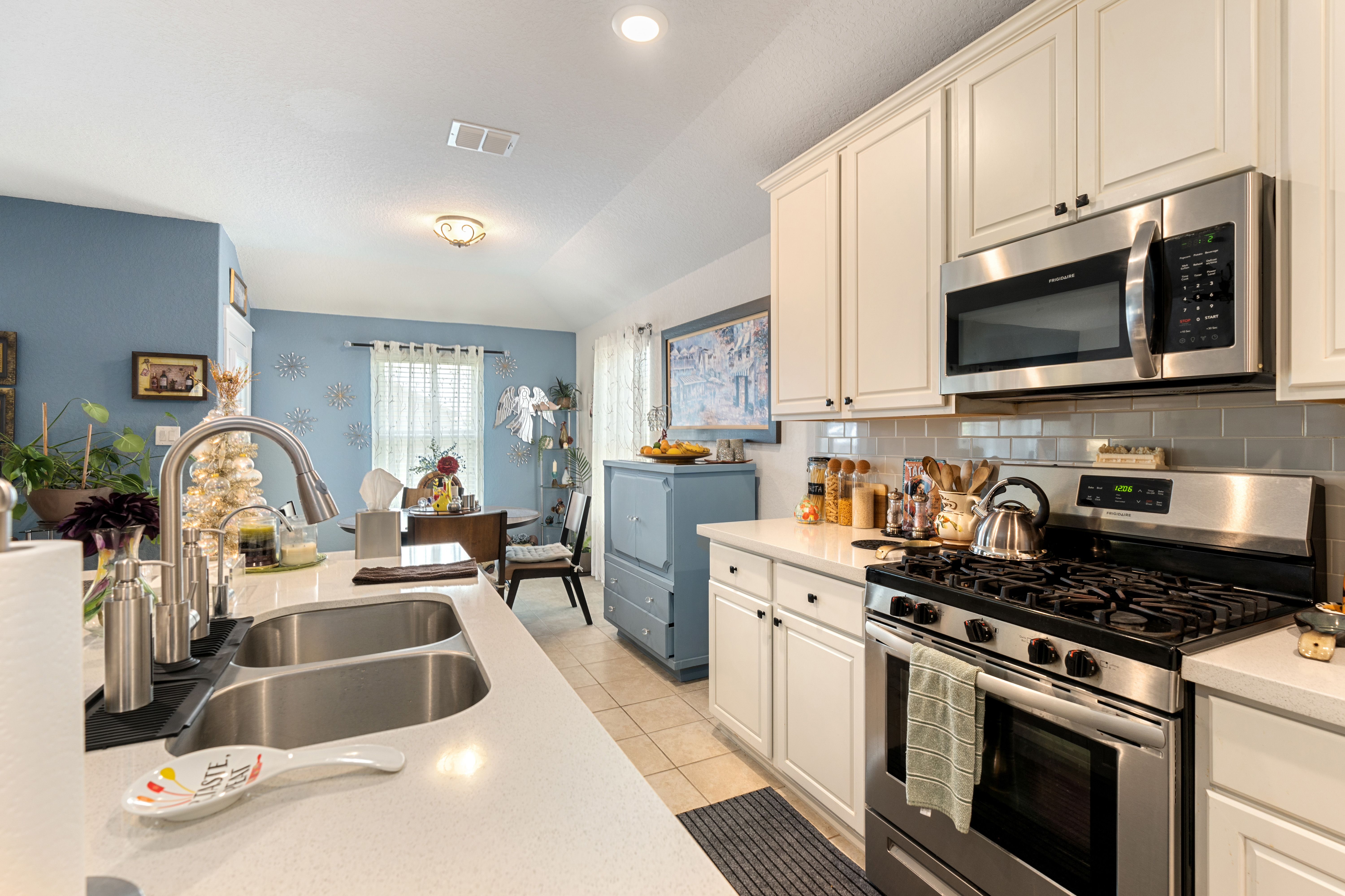 10744 Rosalina Loop 
