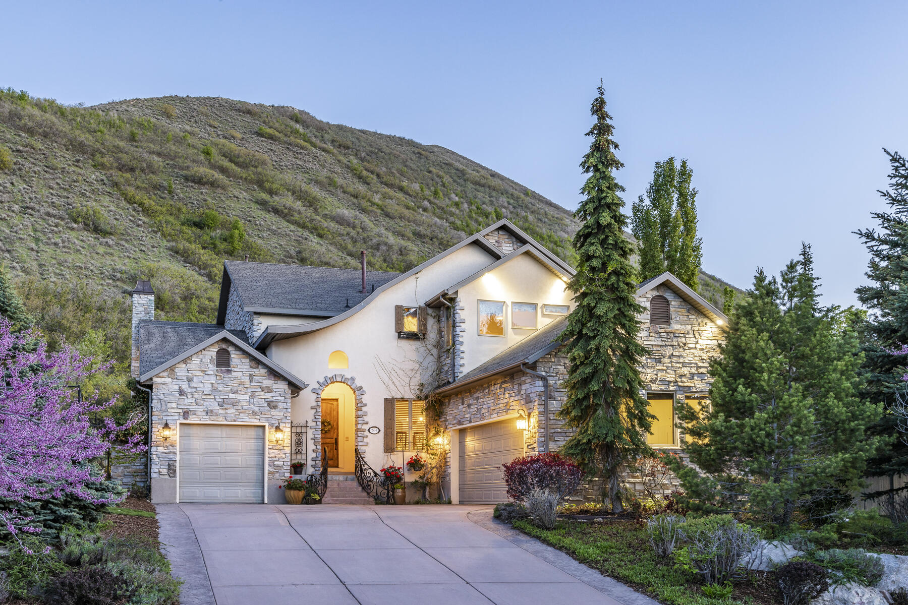 744 Draper Heights Way 