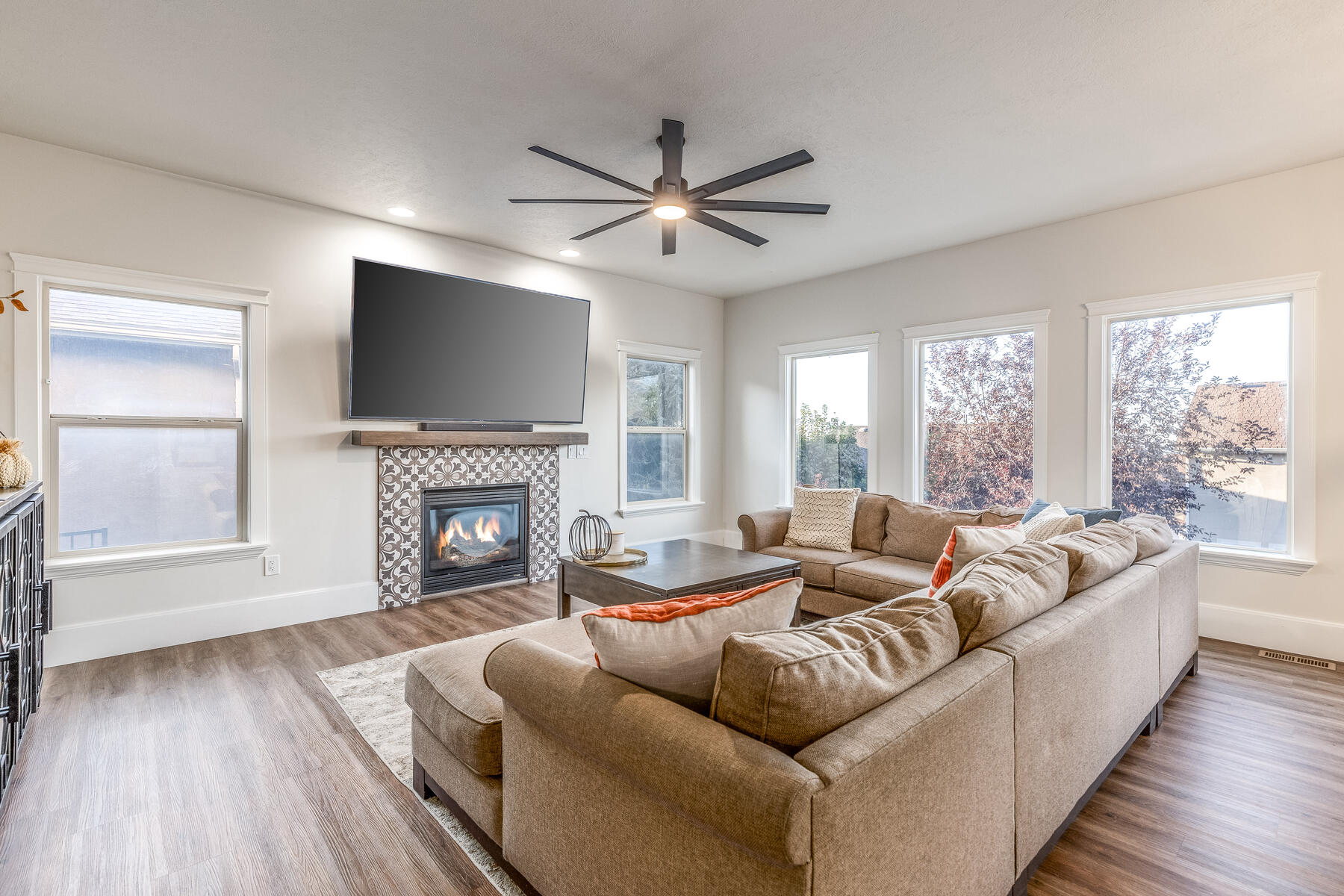 289 E Summer Leaf Dr