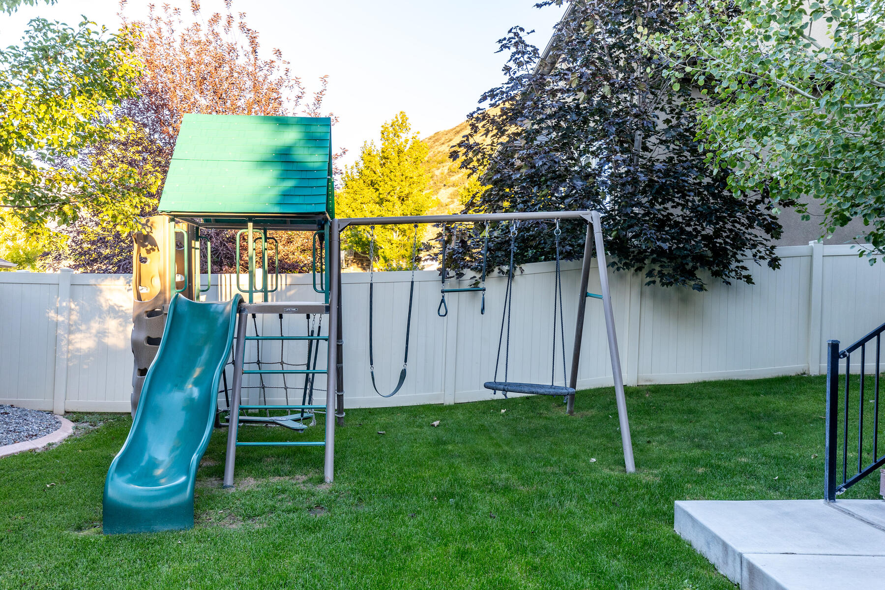 289 E Summer Leaf Dr