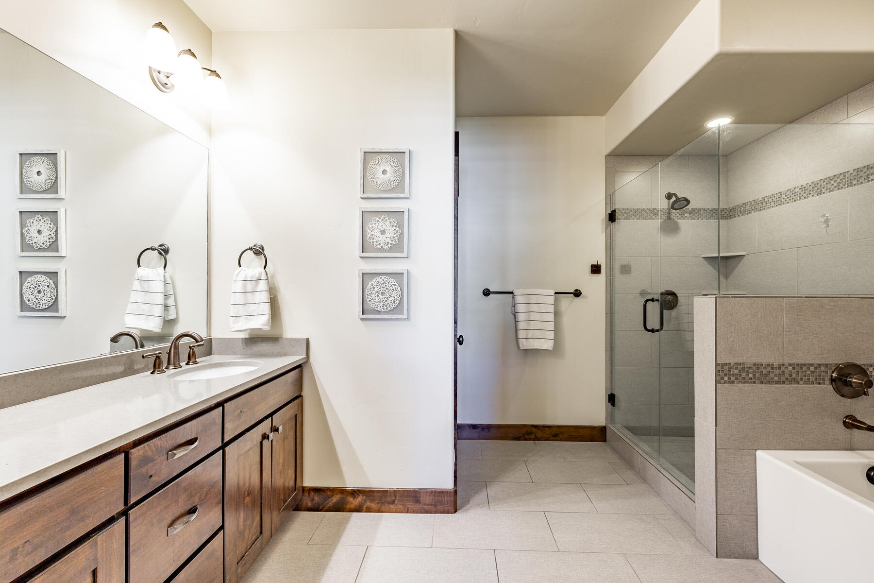 938 W White Cloud Trl