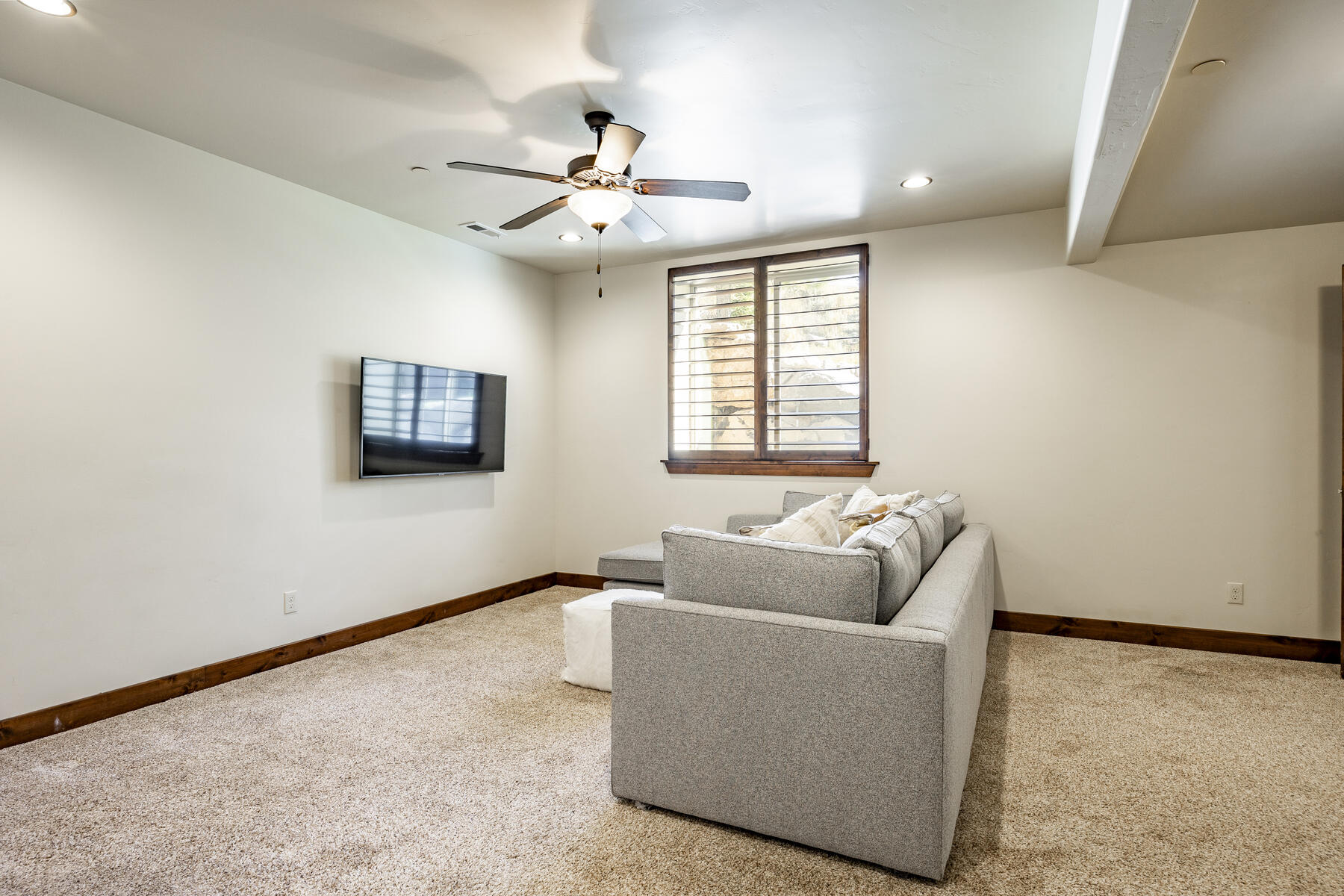 938 W White Cloud Trl