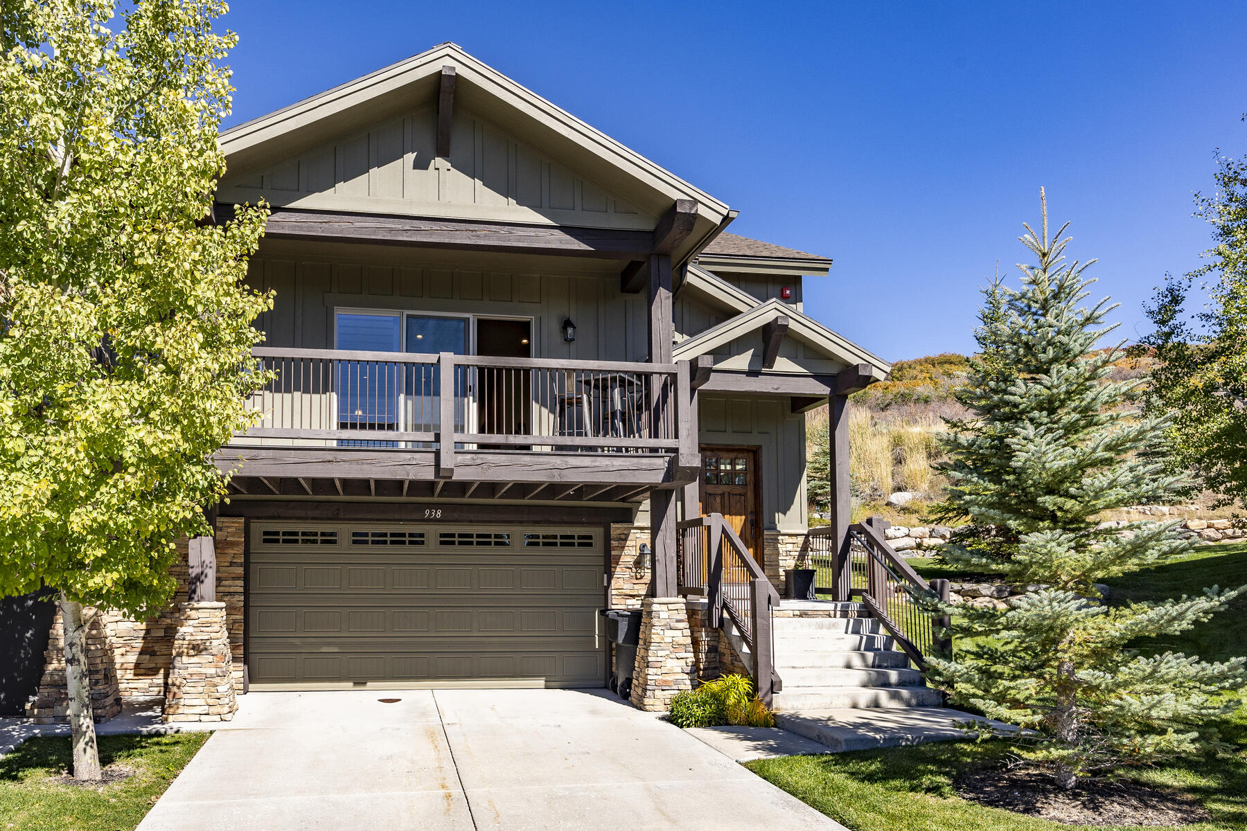 938 W White Cloud Trl