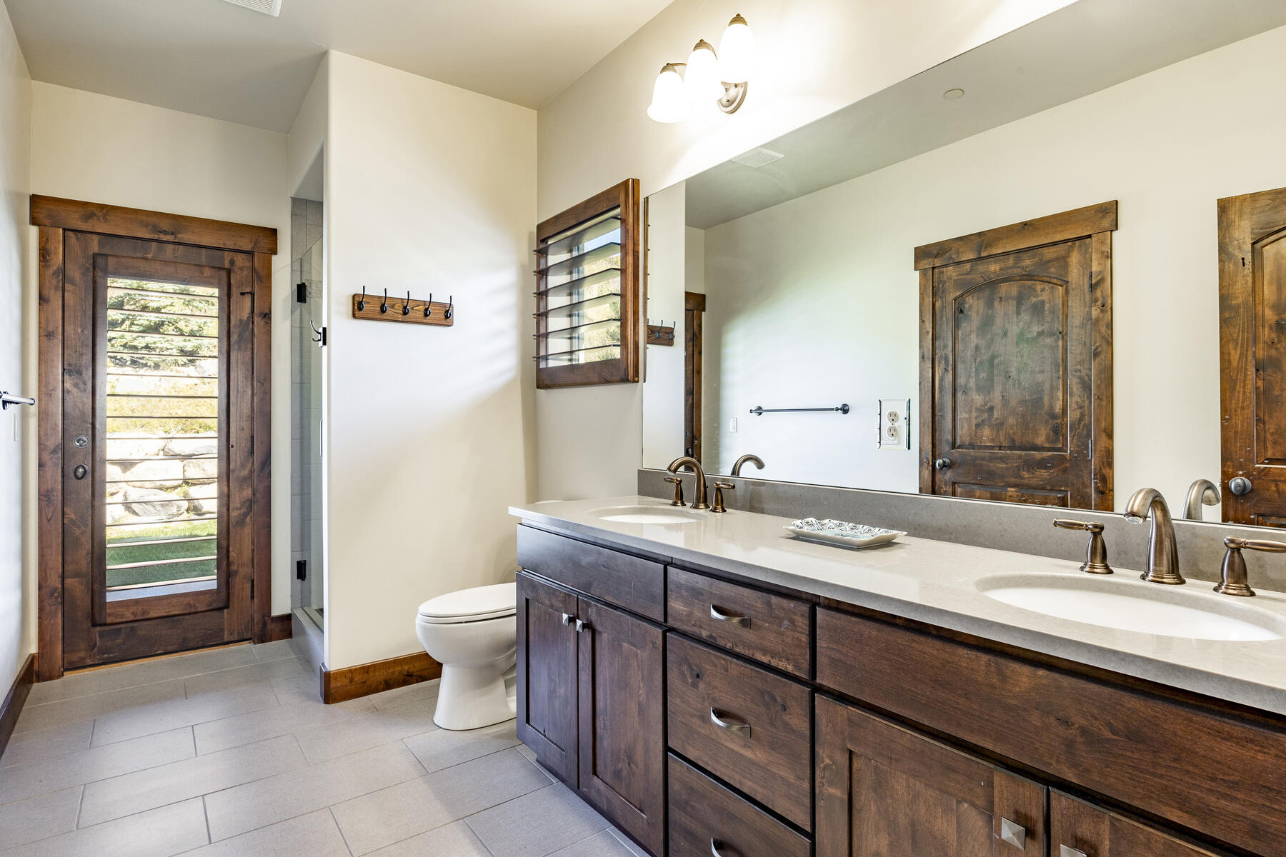 938 W White Cloud Trl