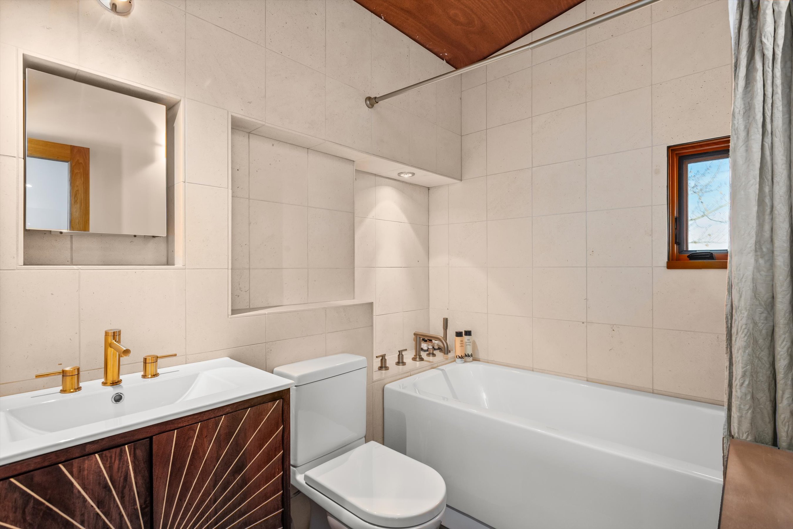 2700 Juniper Hill Road 