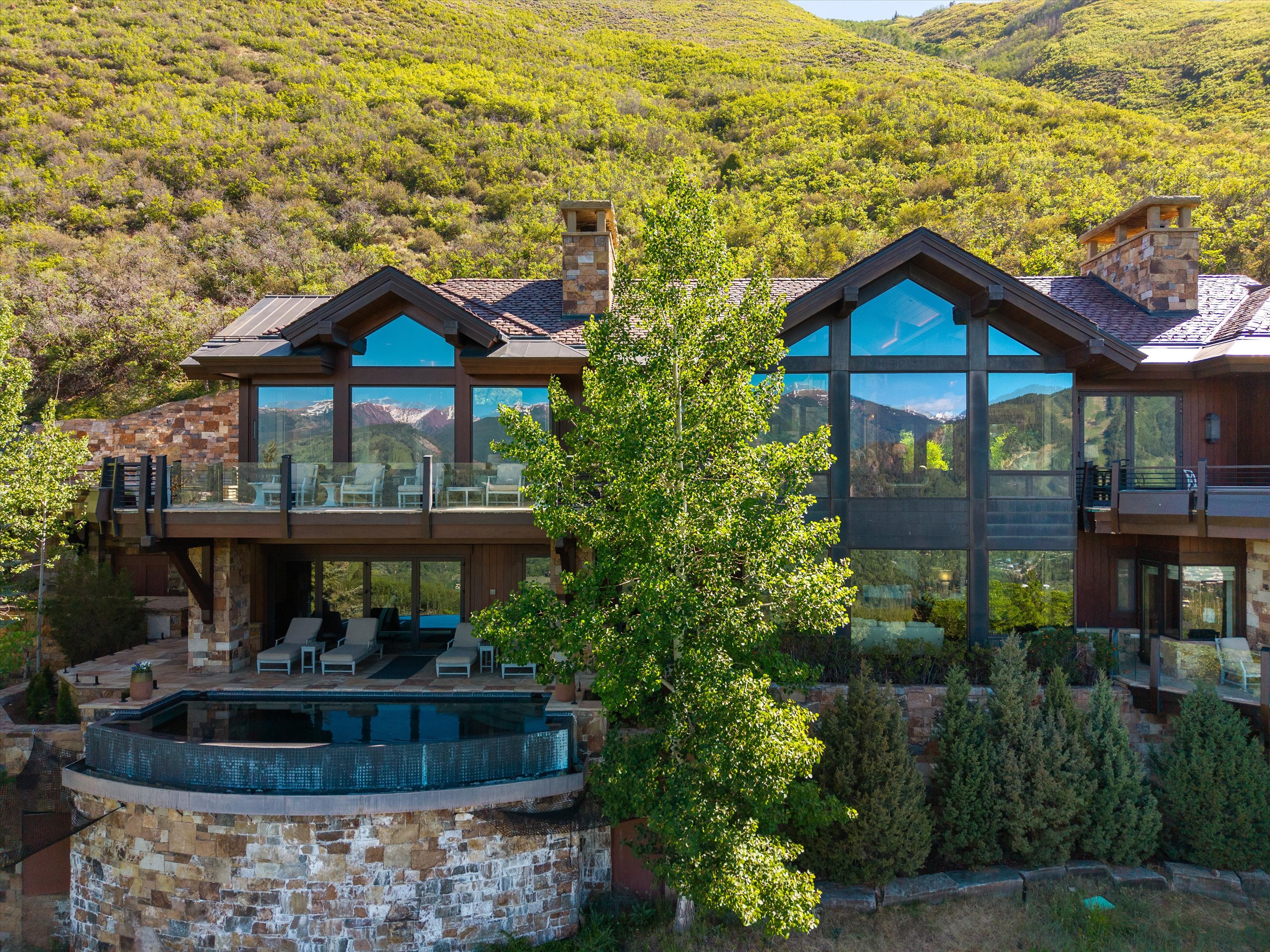 155 & 200 Sabin Drive 