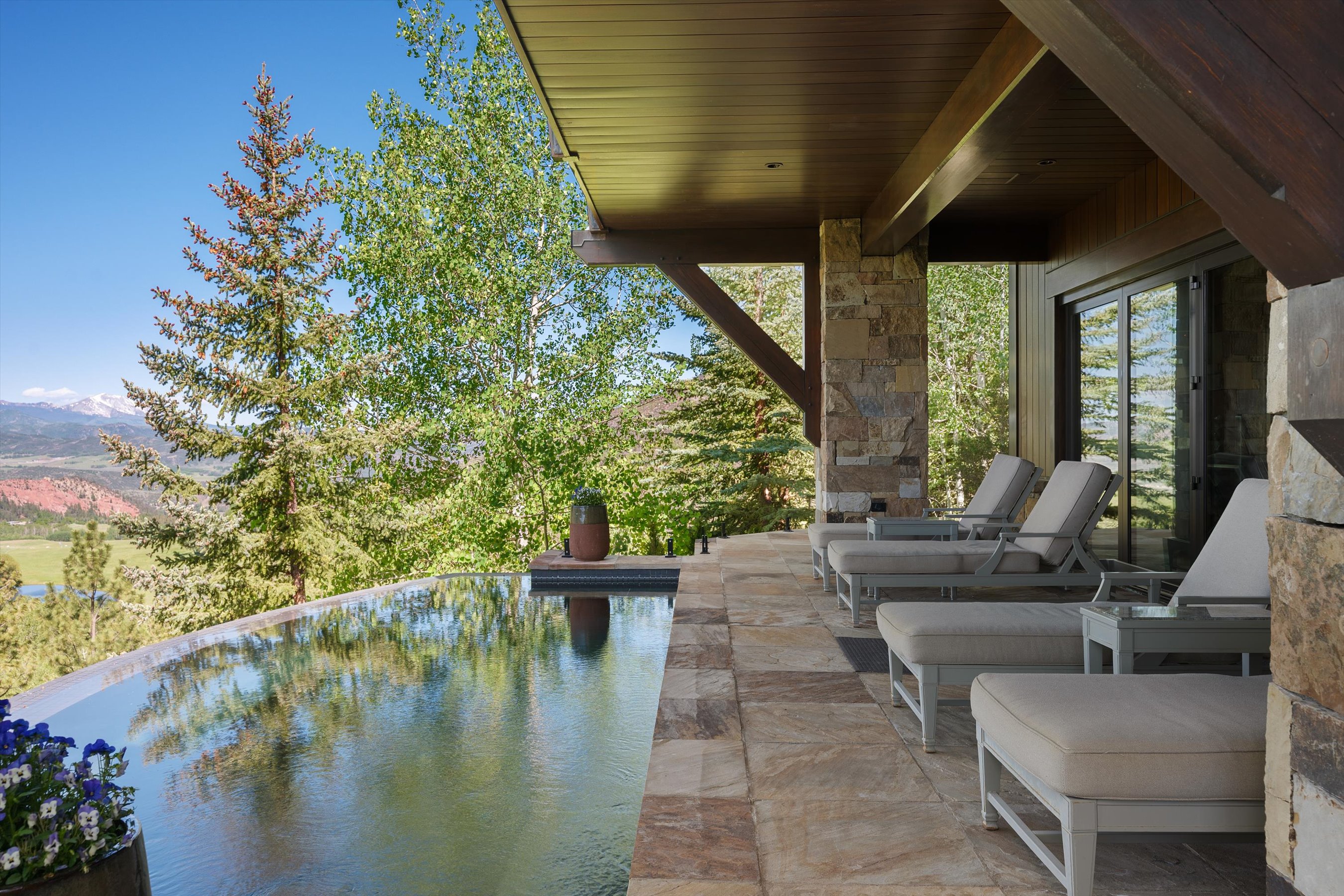 155 & 200 Sabin Drive 