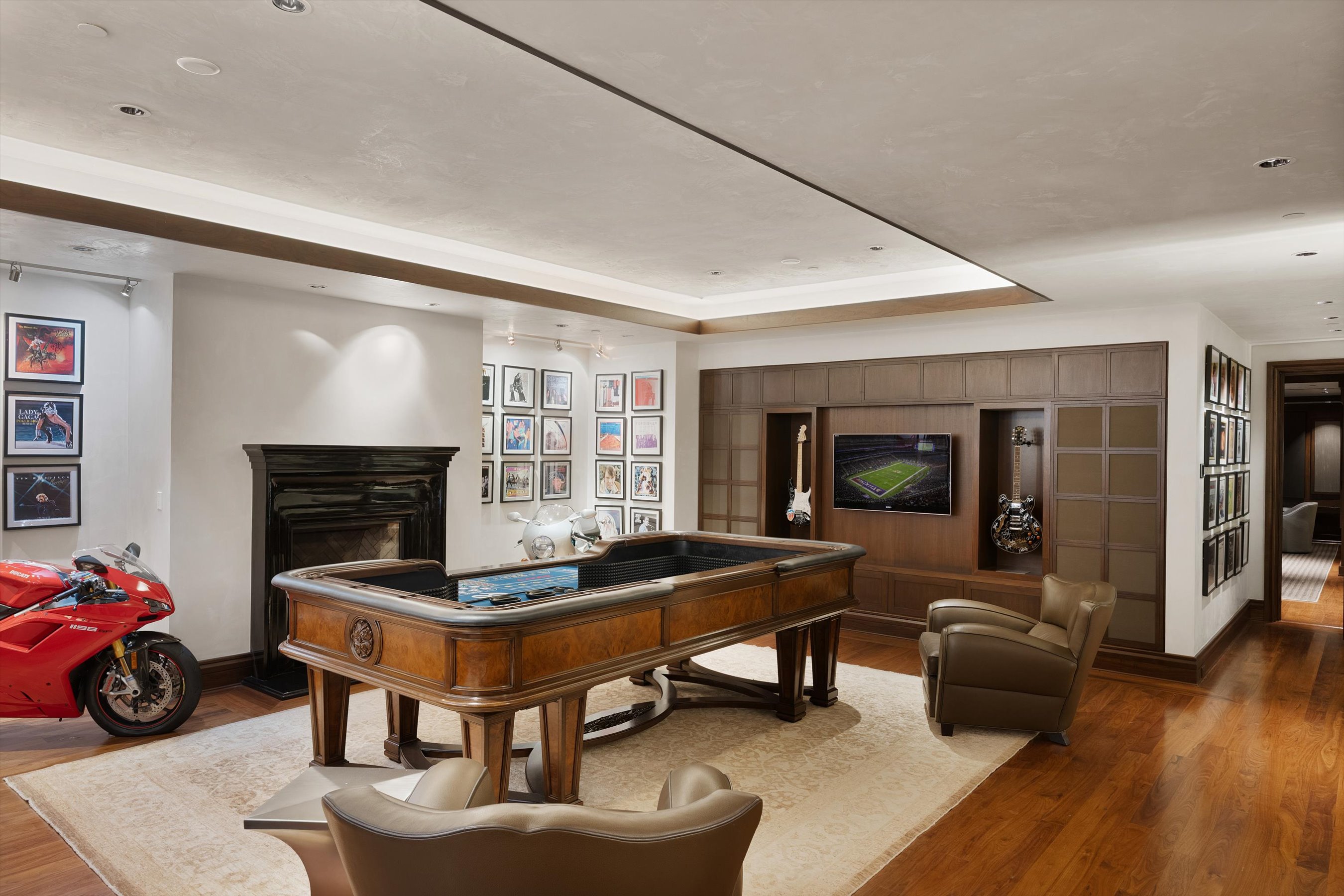 155 & 200 Sabin Drive 