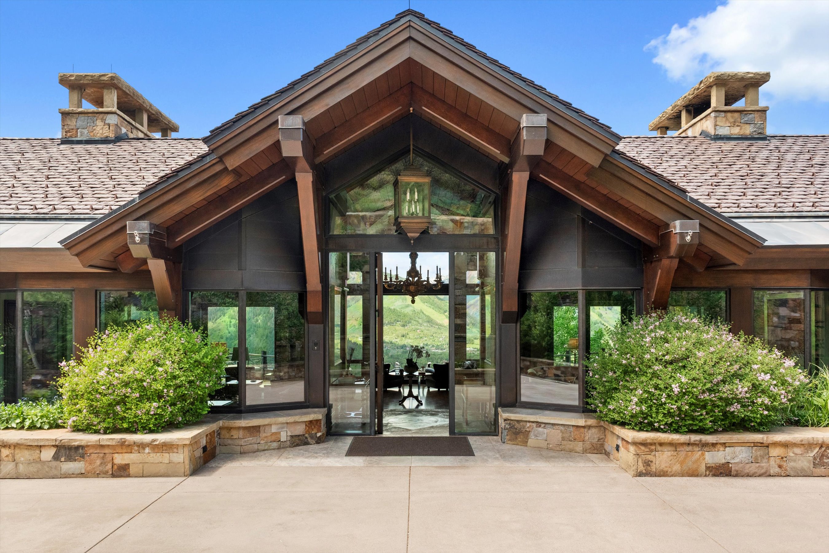 155 & 200 Sabin Drive 