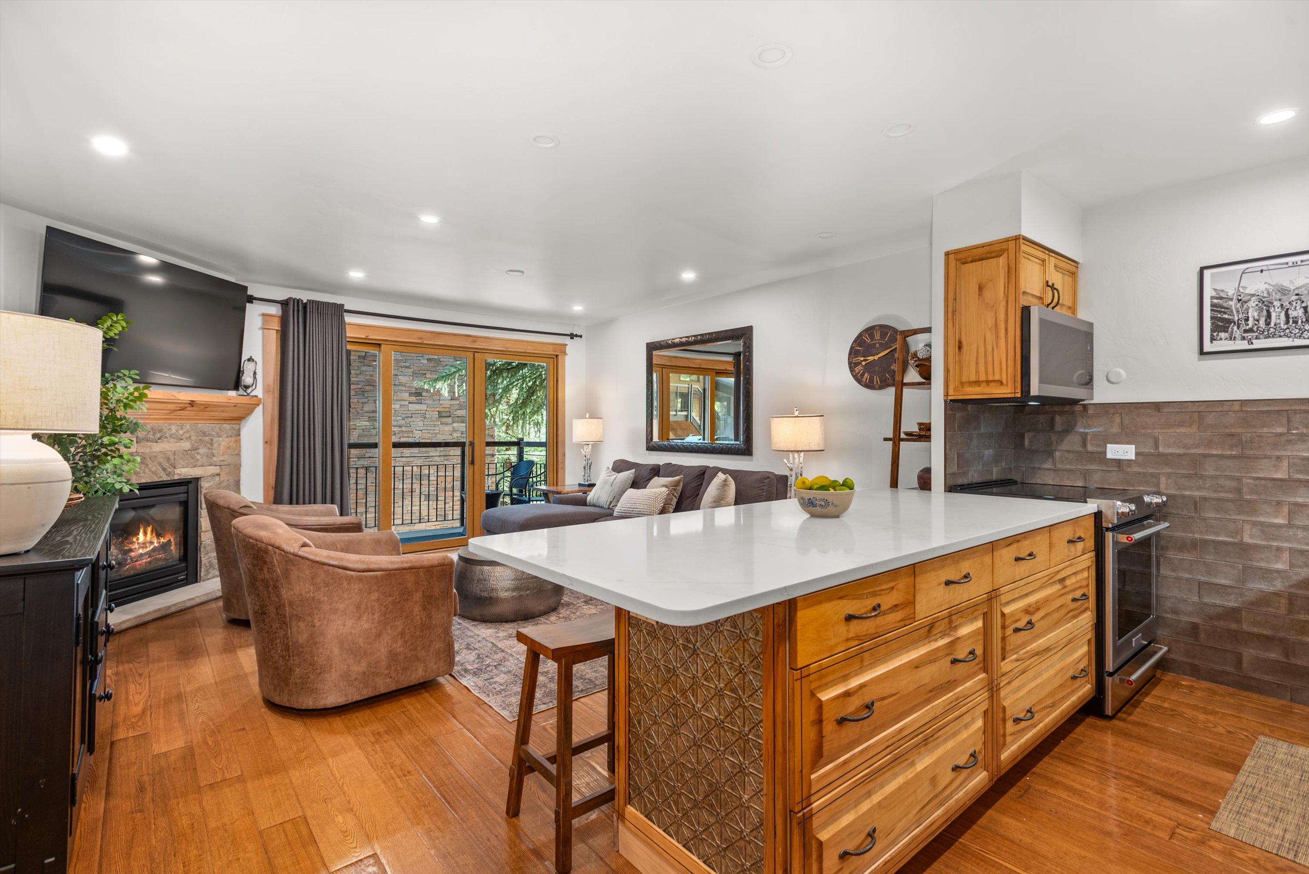 400 Wood Road, H-2113 