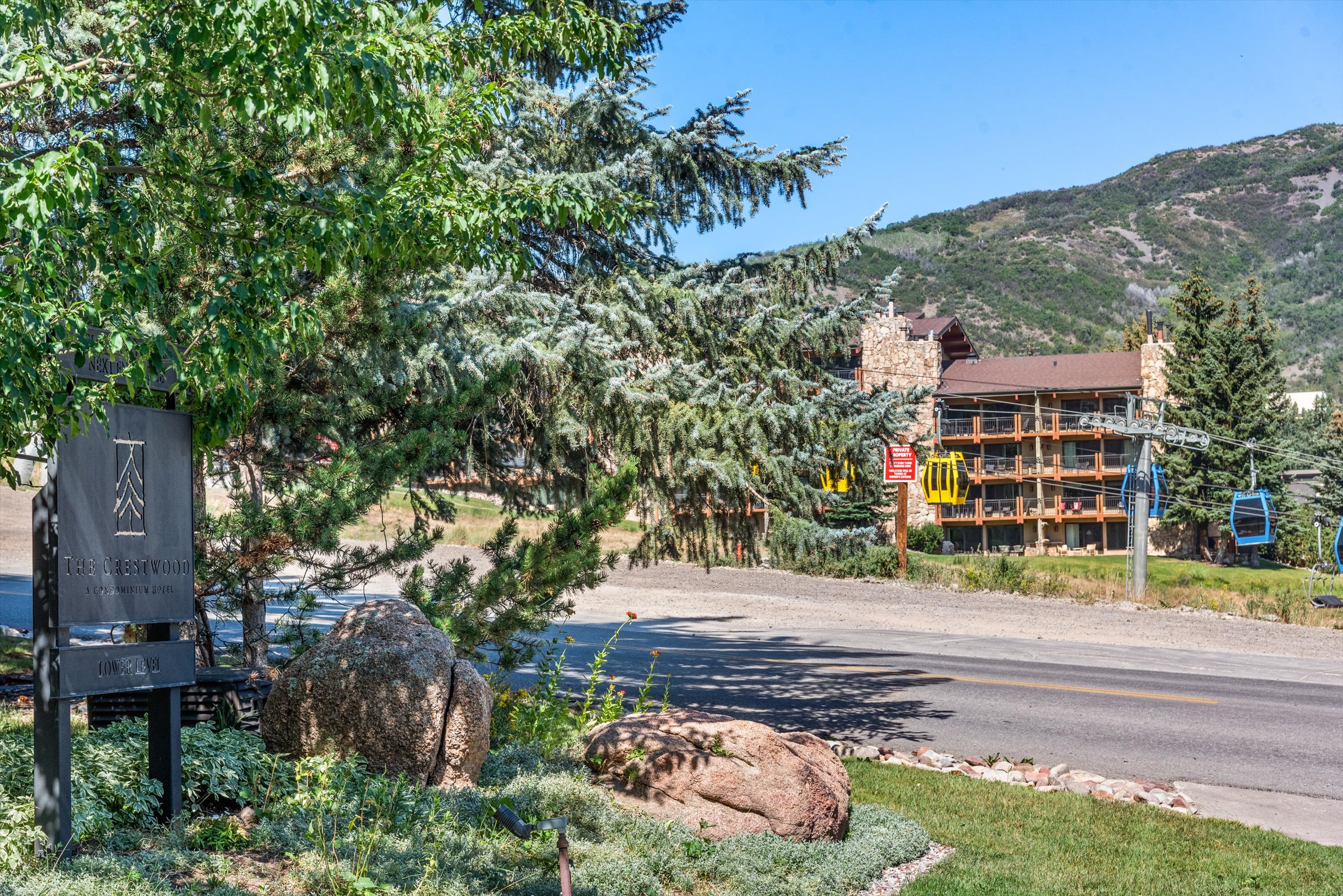 400 Wood Road, H-2113 
