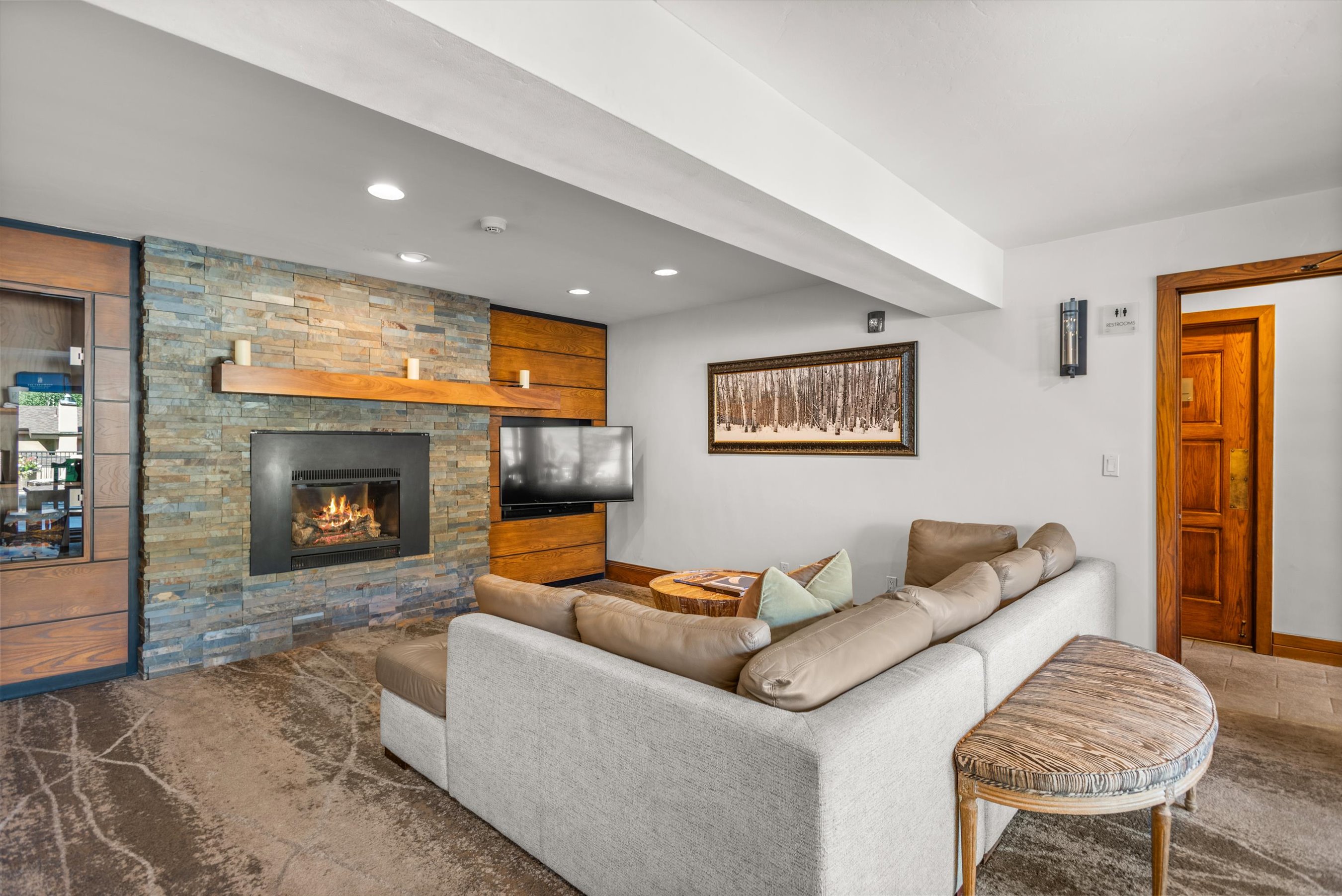 400 Wood Road, H-2113 