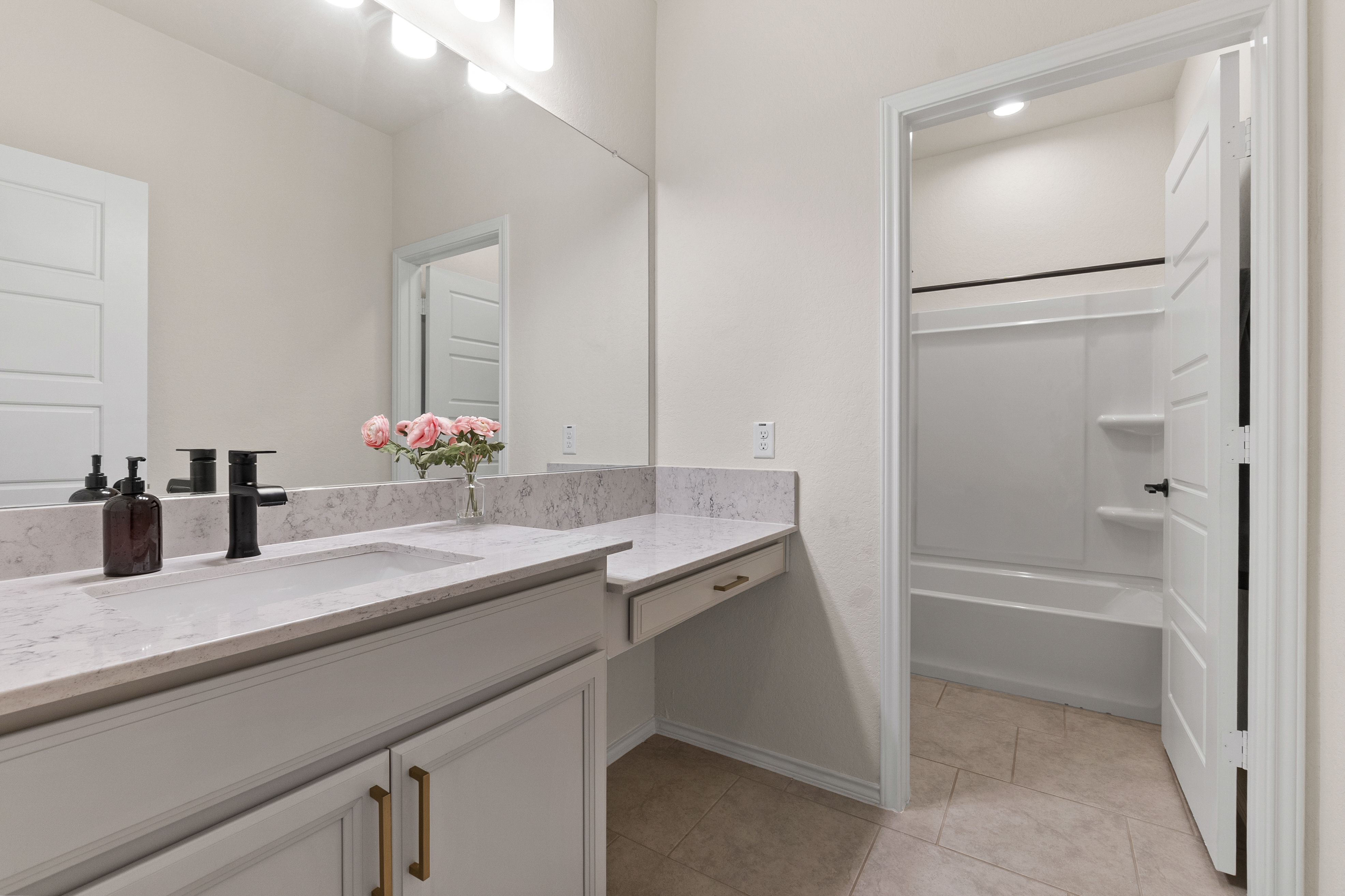 1711 Dalhart 