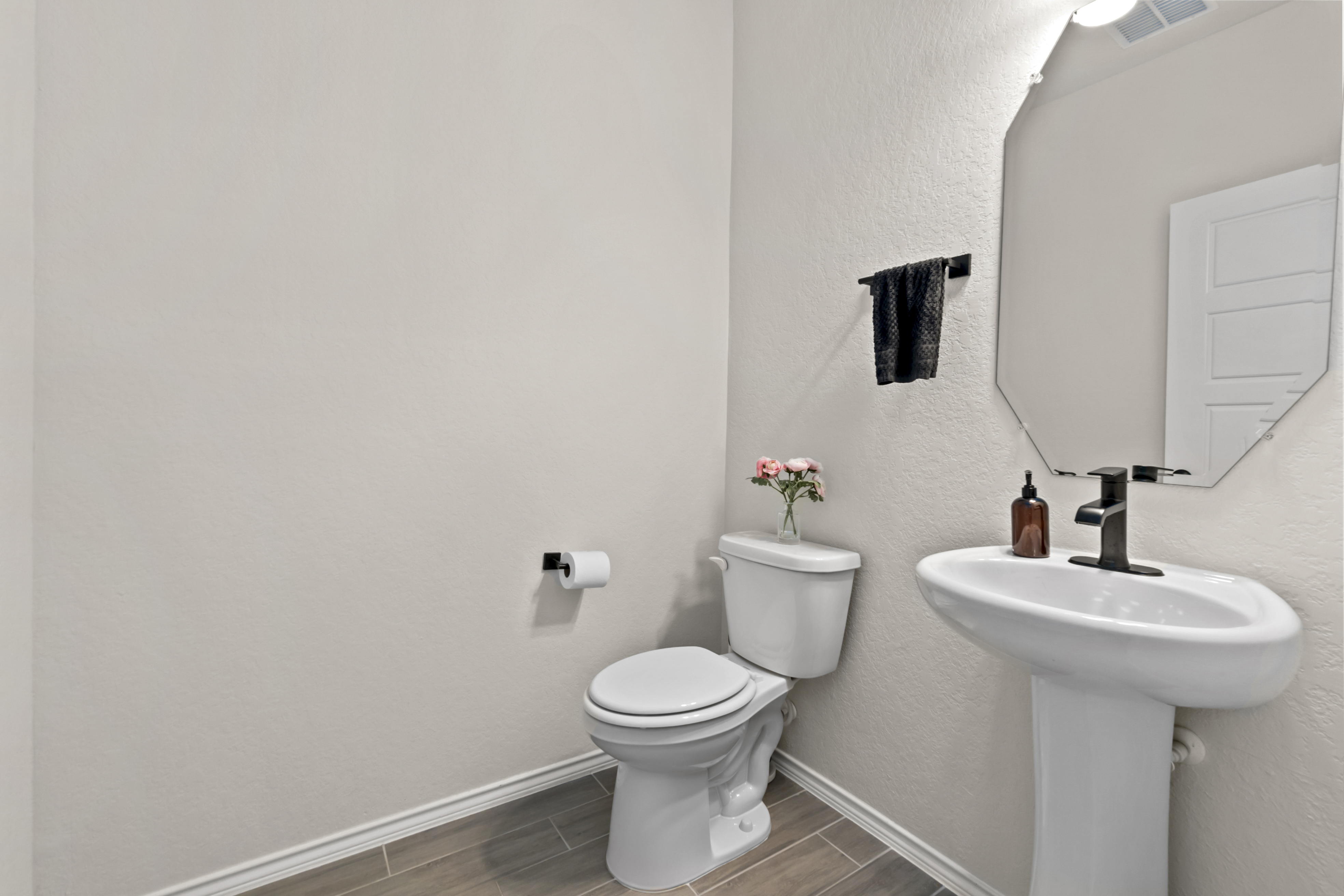 1711 Dalhart 