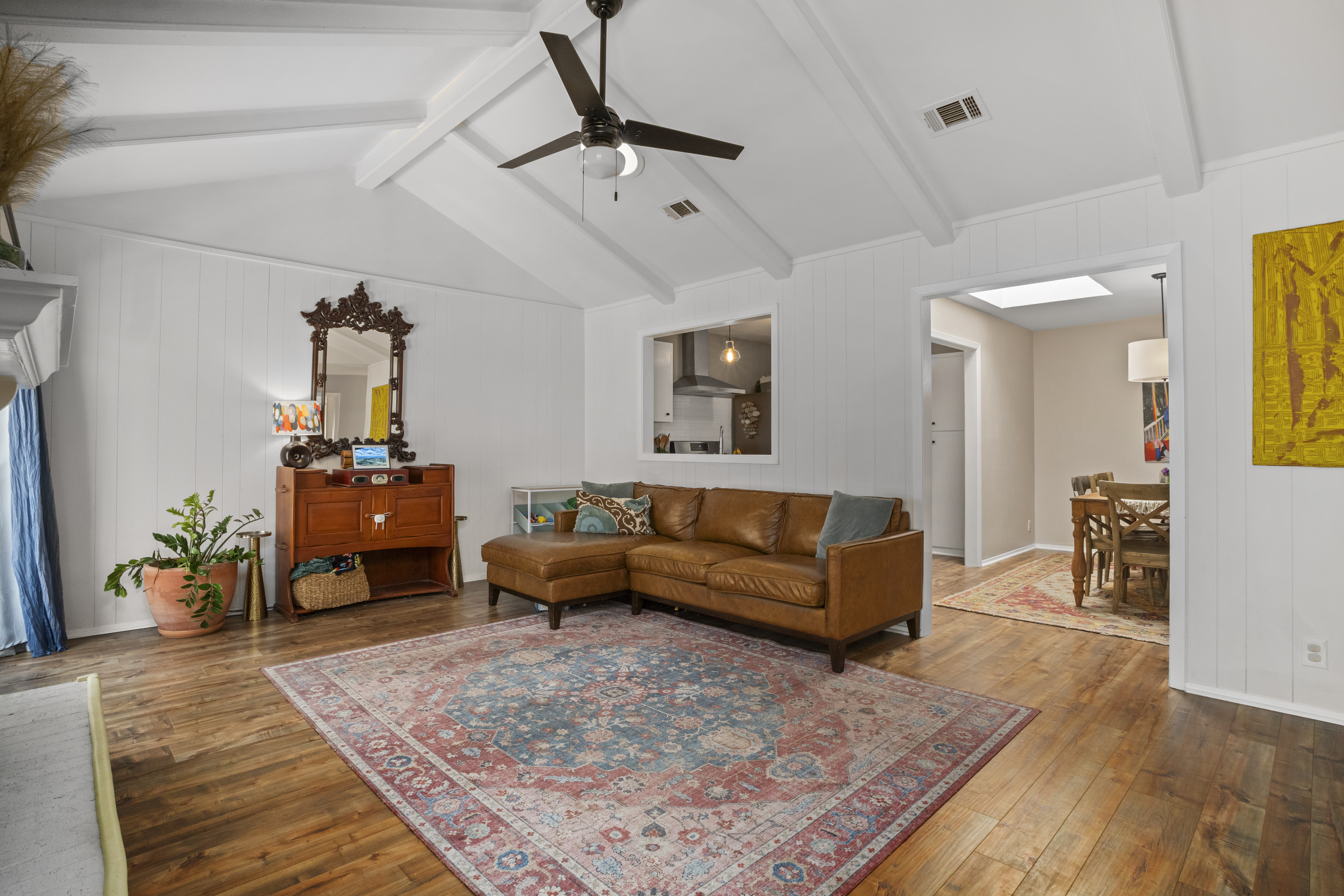 6510 Sunstrip Drive 