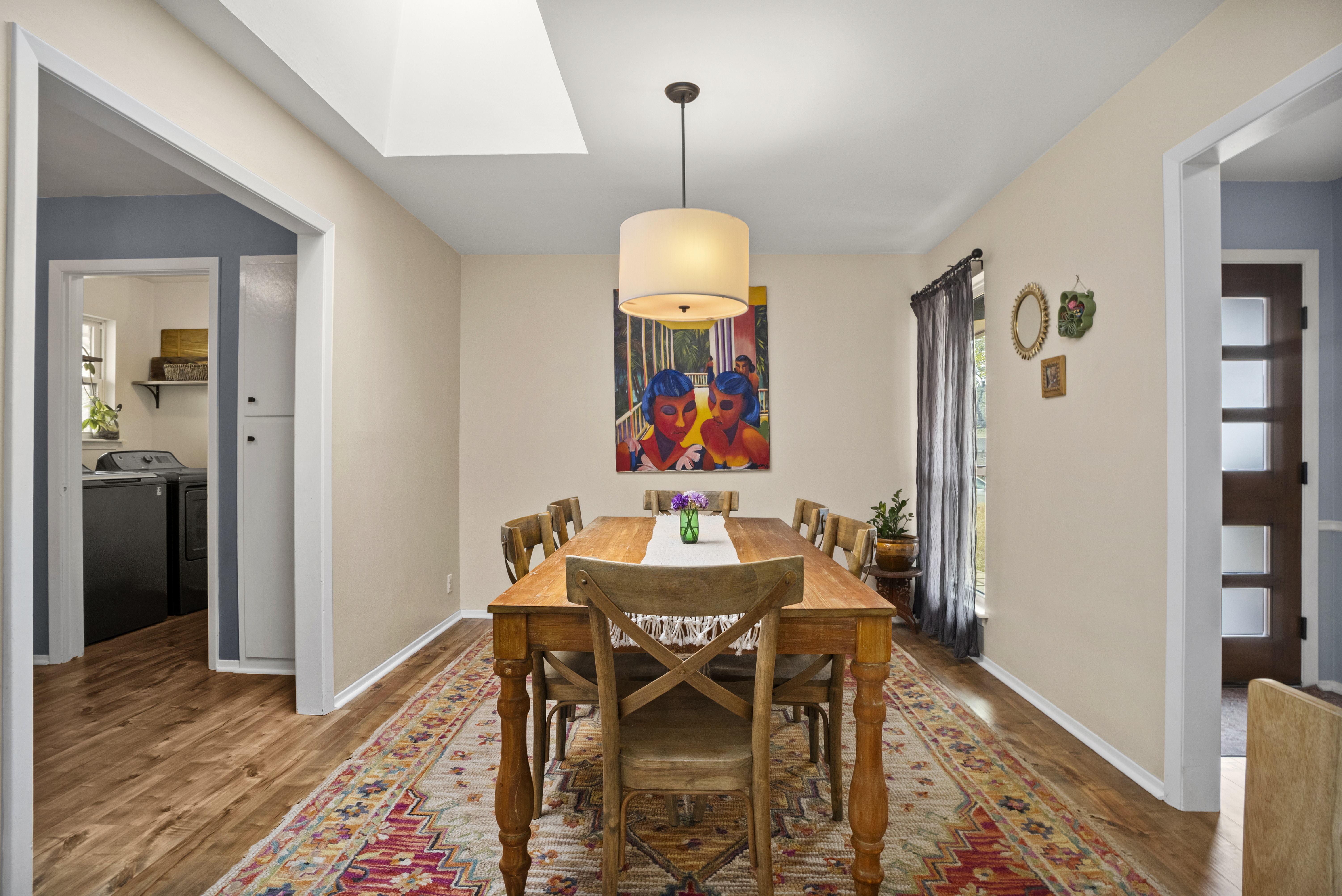 6510 Sunstrip Drive 
