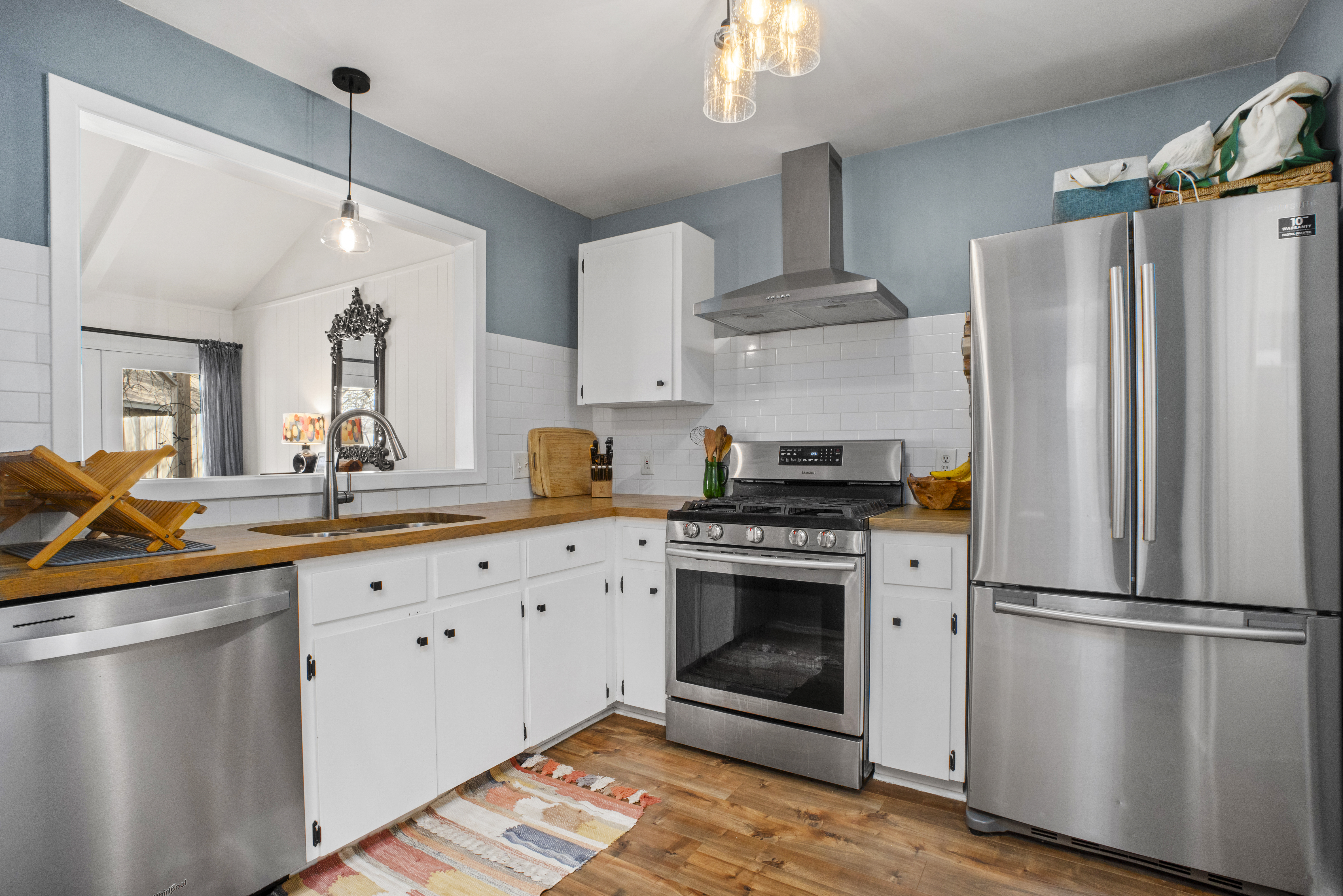 6510 Sunstrip Drive 