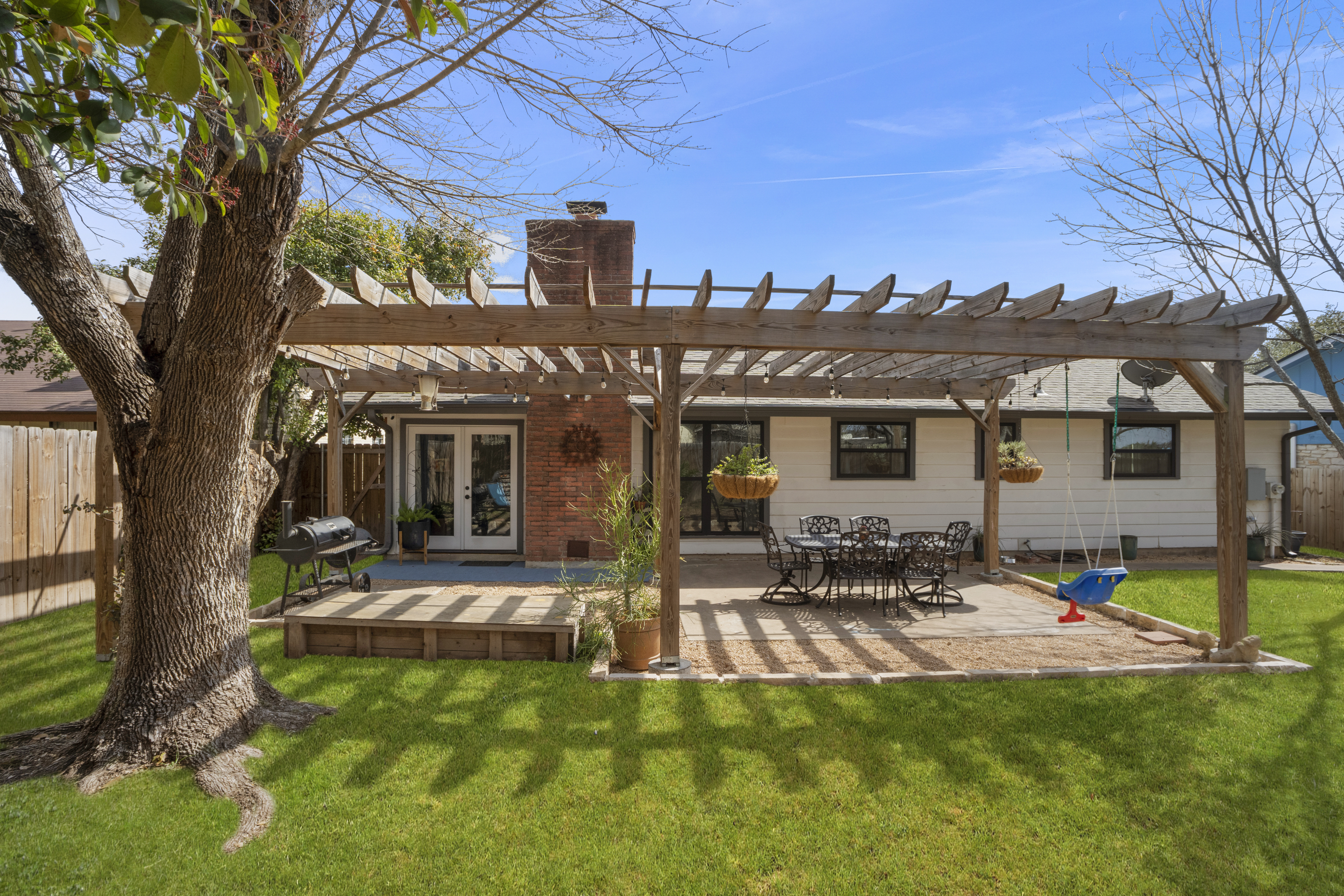 6510 Sunstrip Drive 