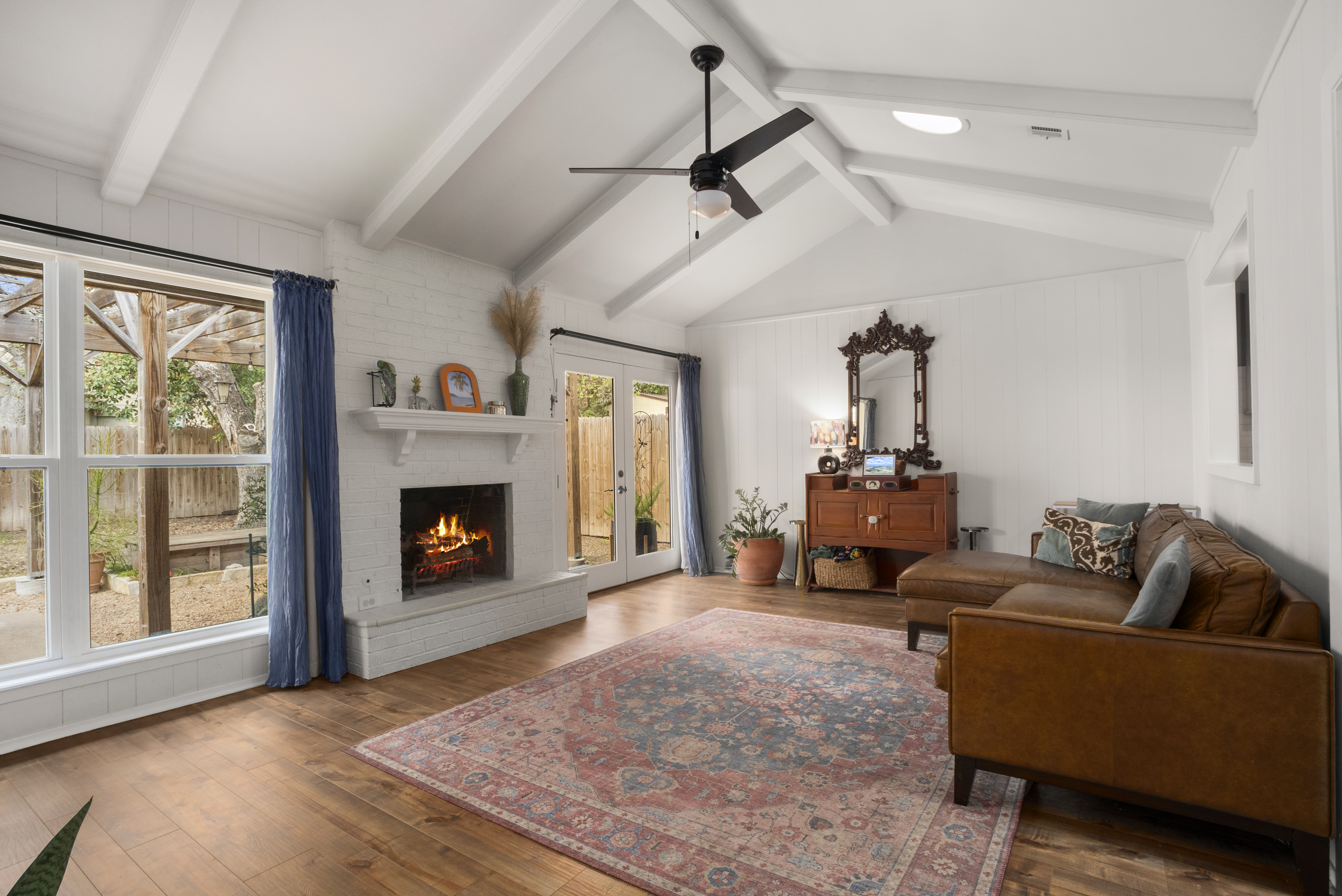 6510 Sunstrip Drive 