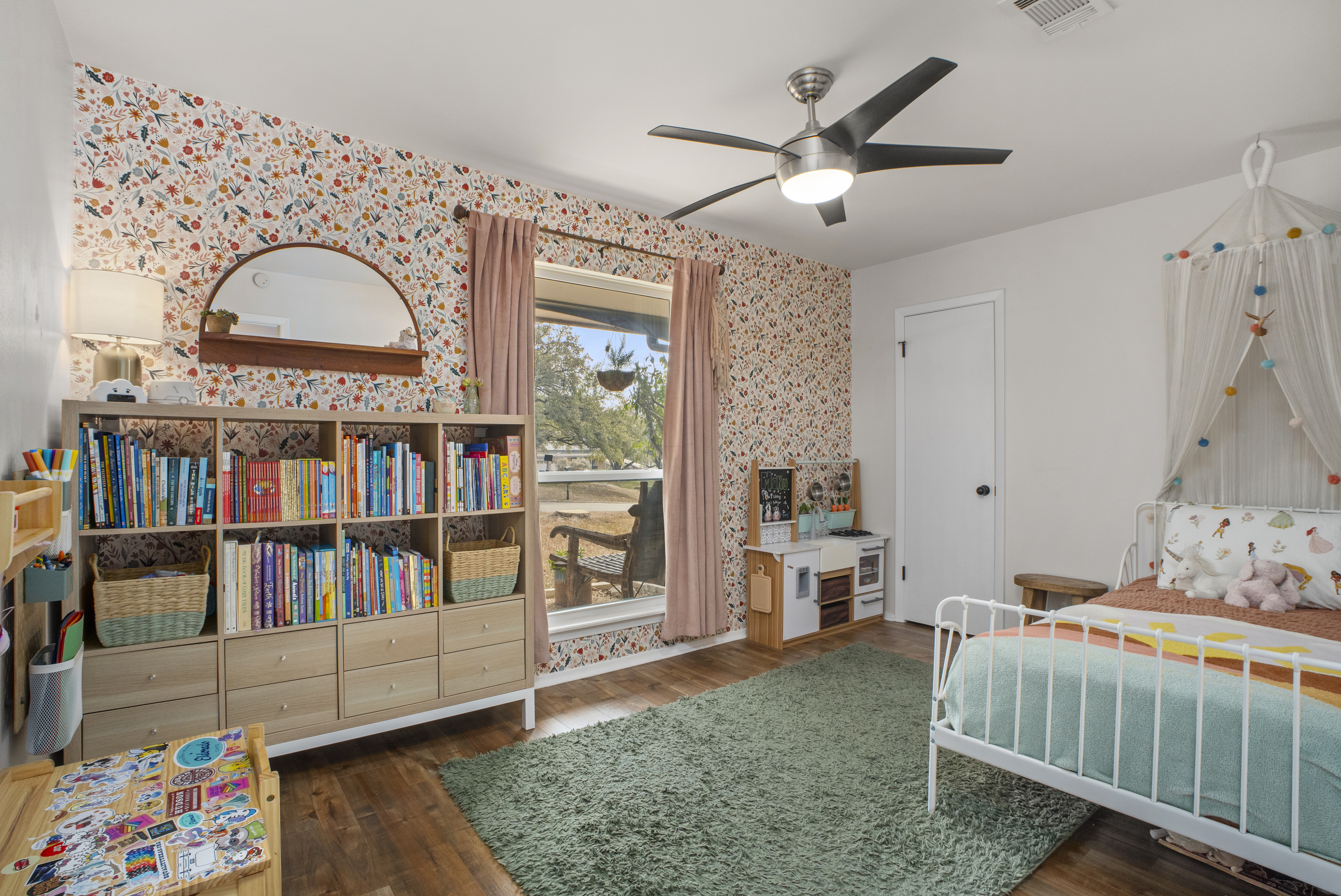 6510 Sunstrip Drive 