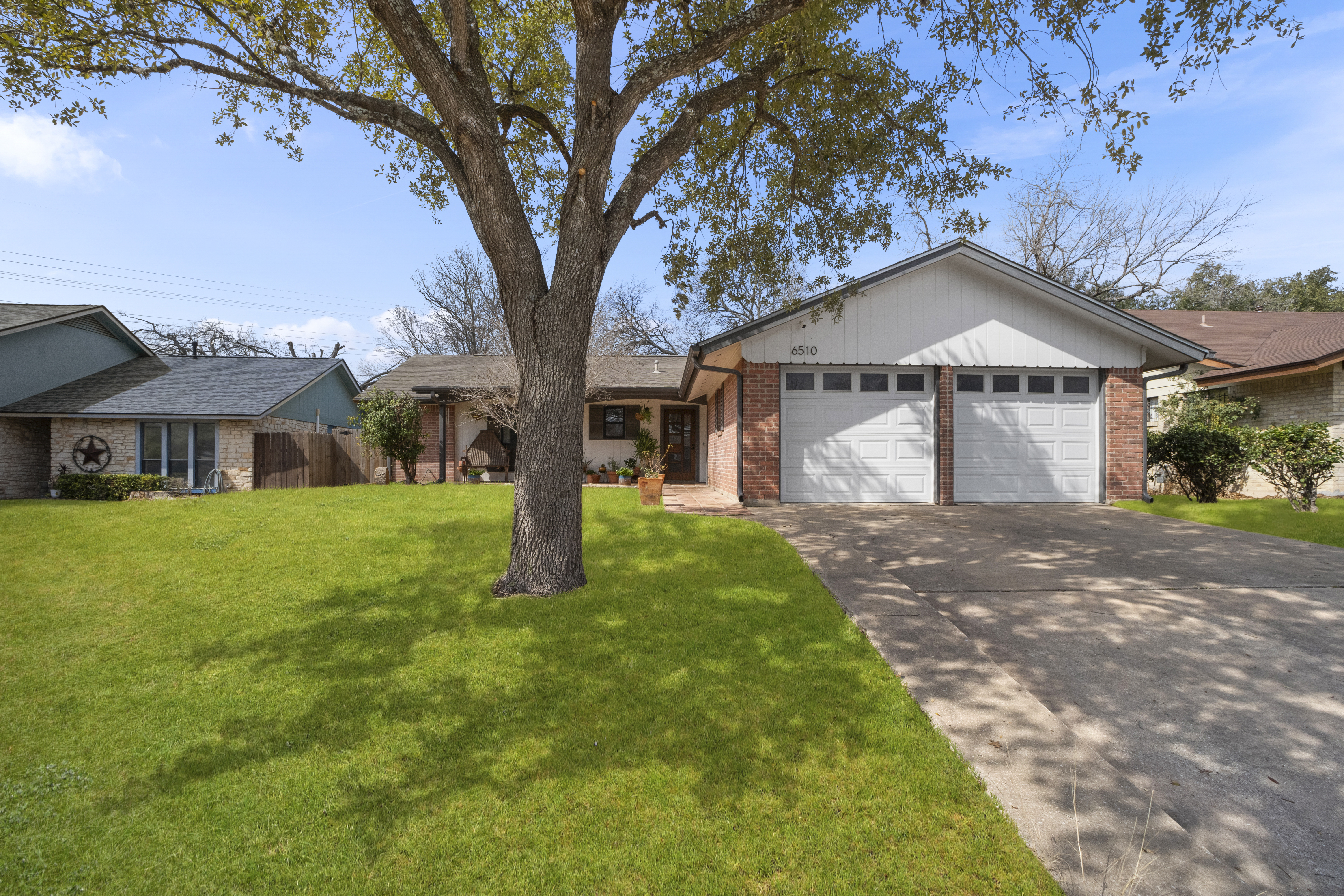 6510 Sunstrip Drive 