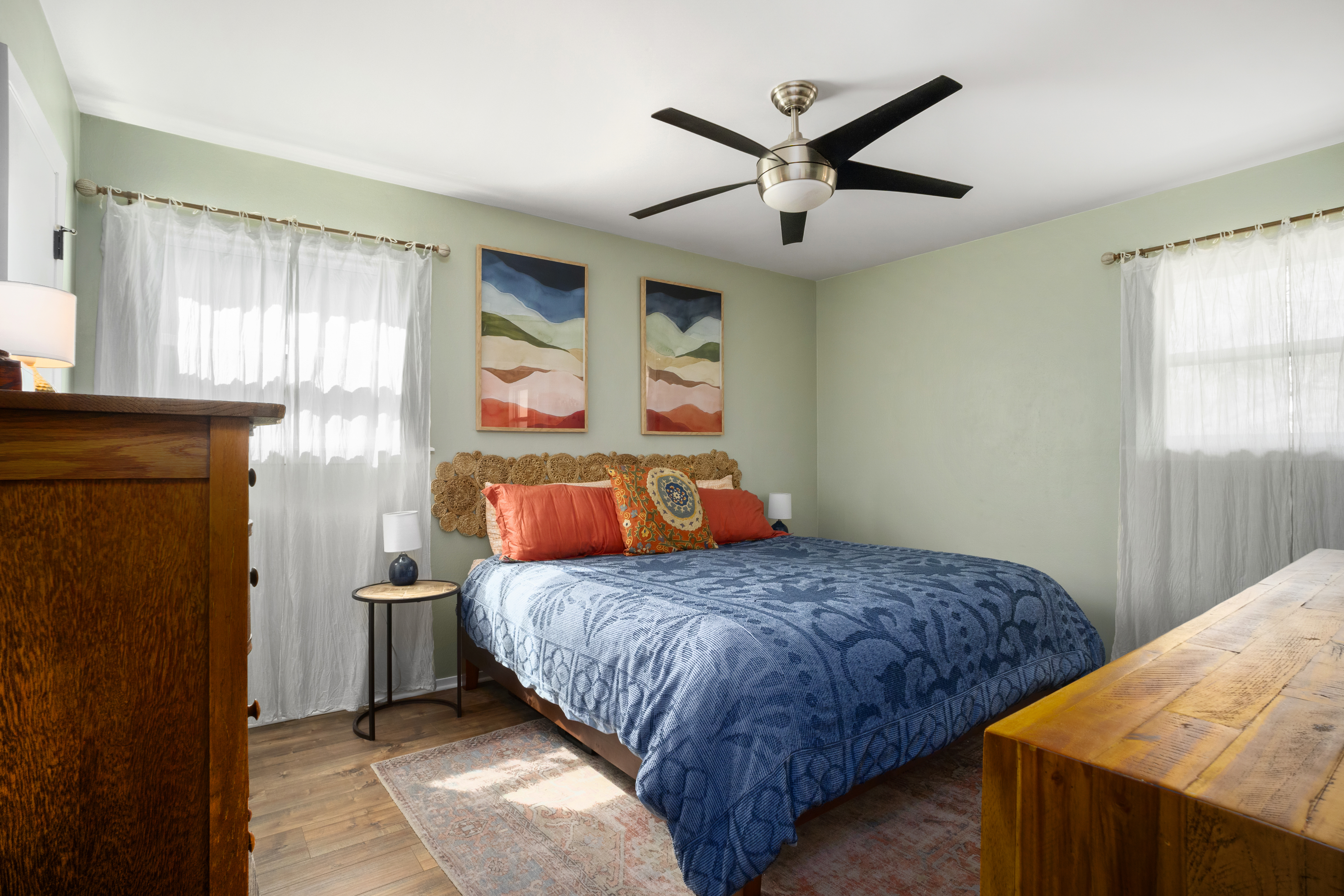 6510 Sunstrip Drive 