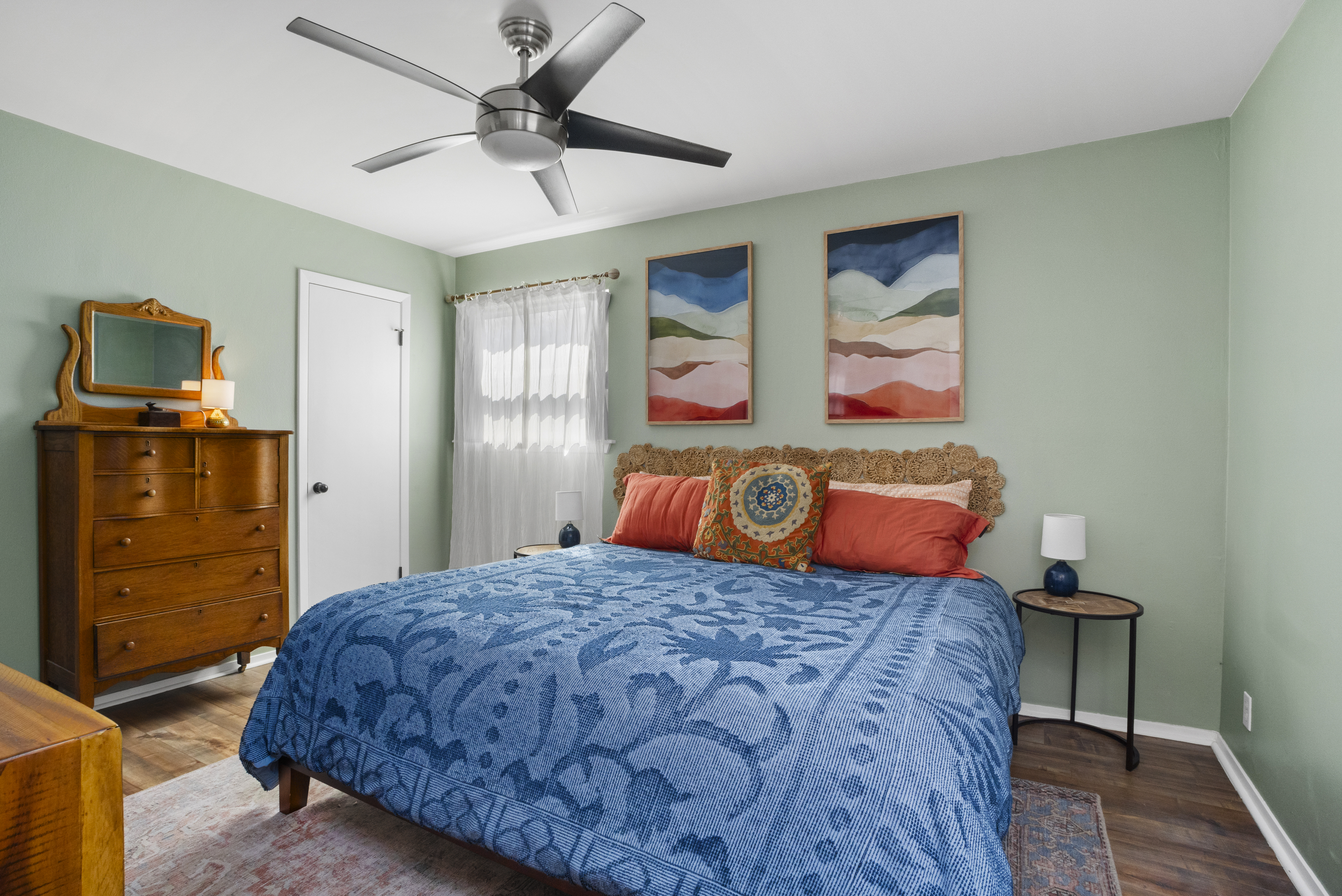 6510 Sunstrip Drive 