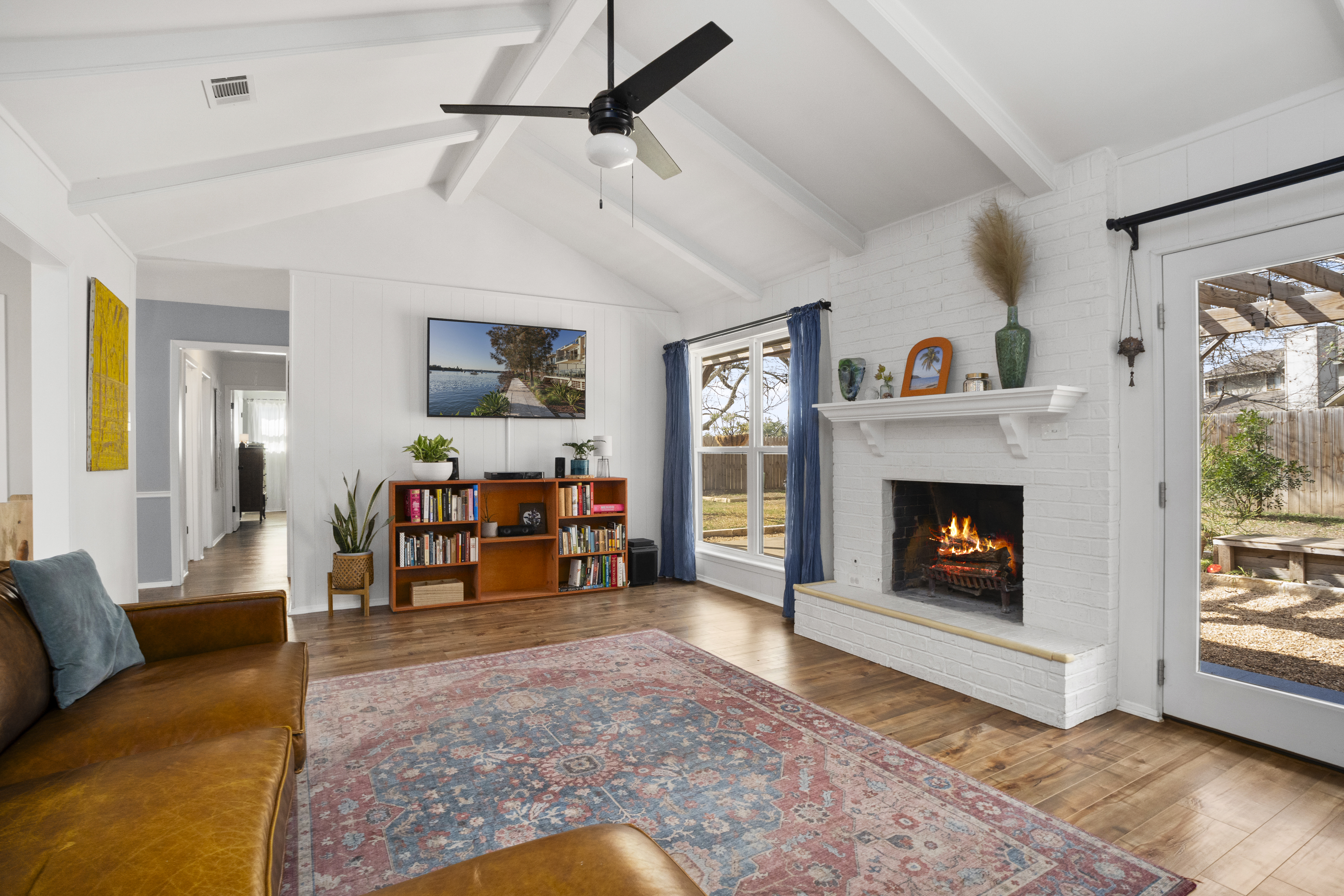 6510 Sunstrip Drive 