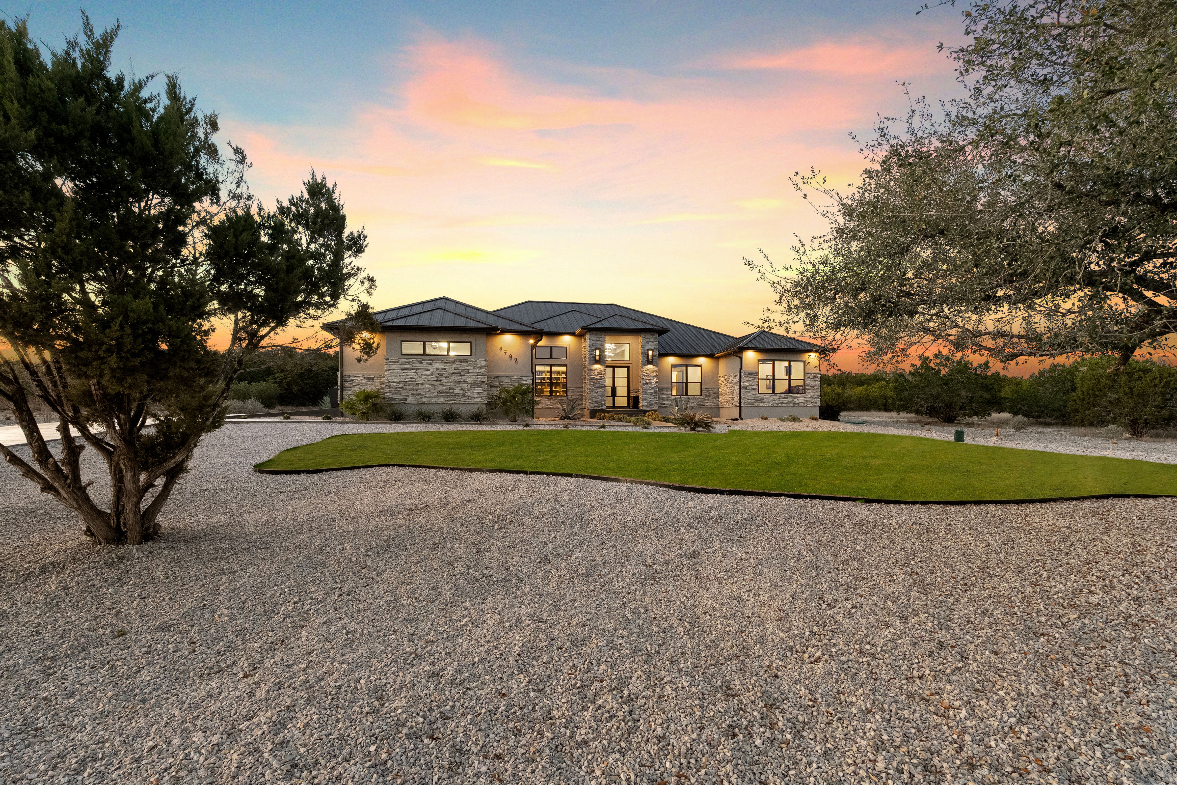 1709 Paradise Parkway 