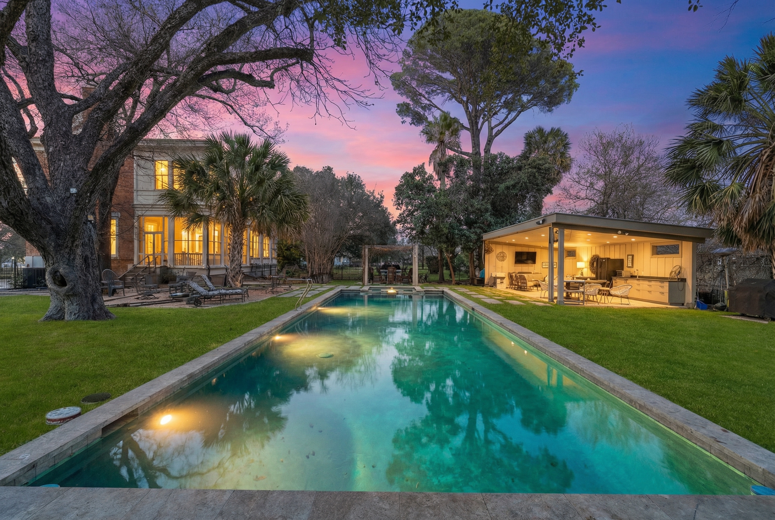 372 Magazine Avenue 