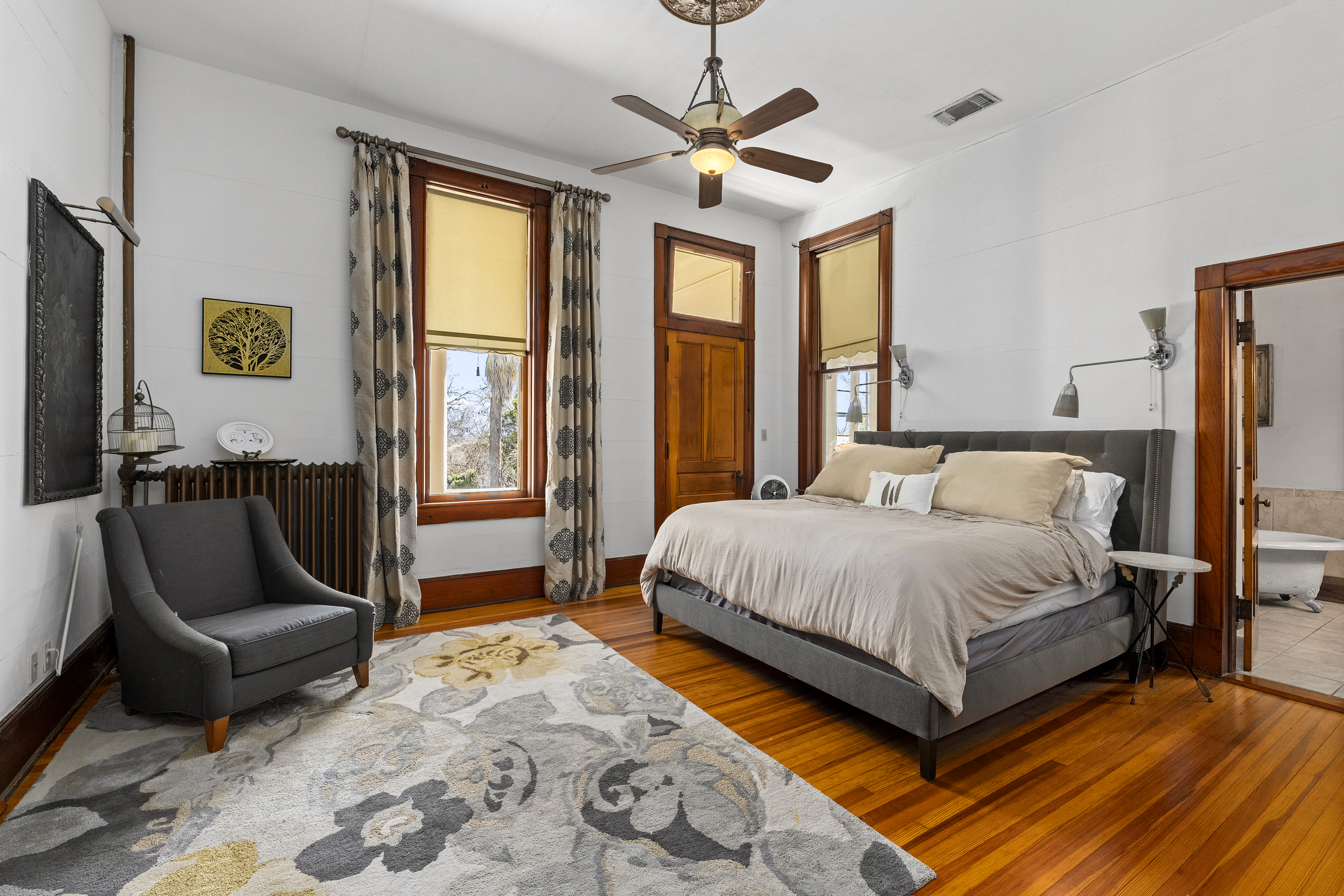 372 Magazine Avenue 