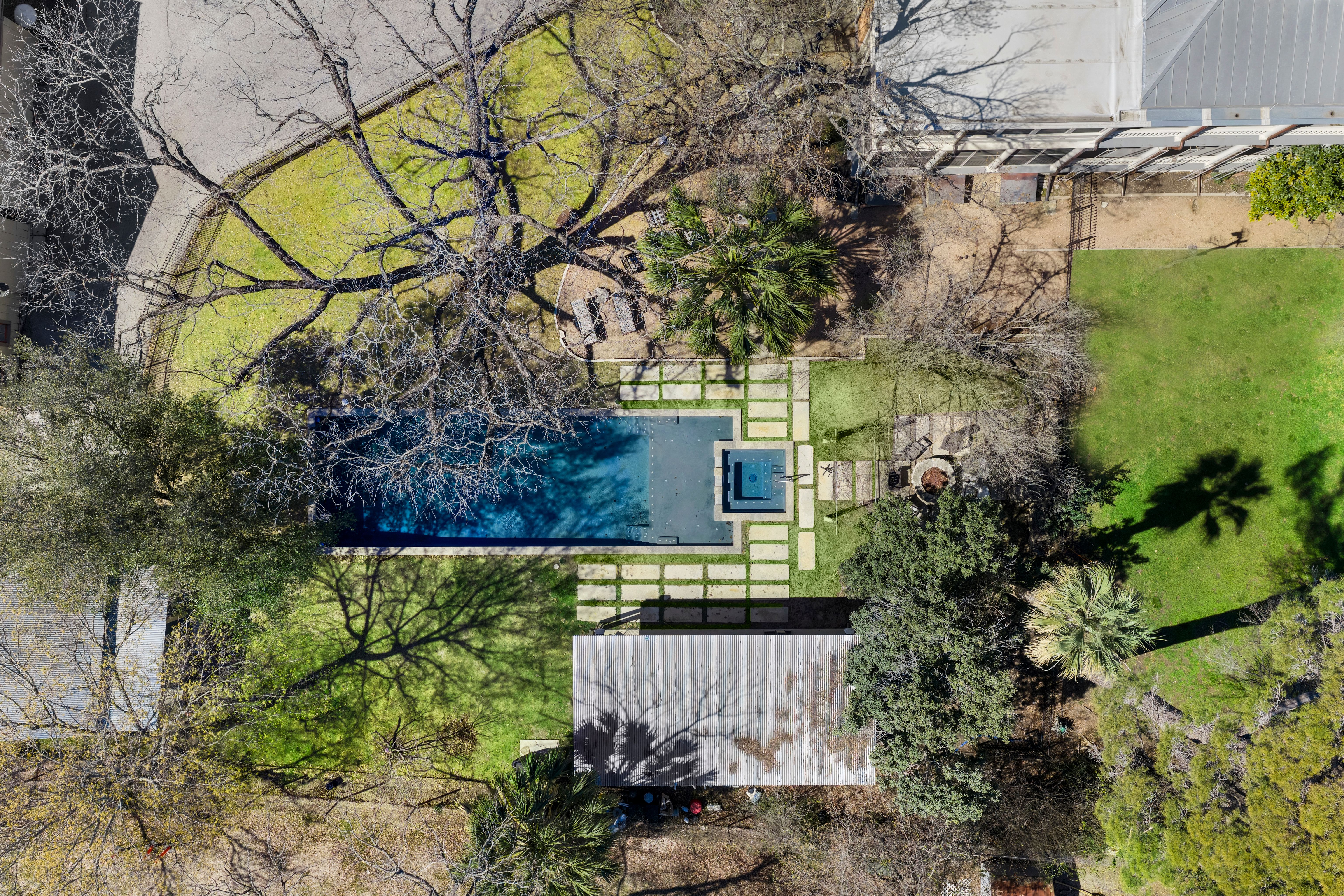 372 Magazine Avenue 
