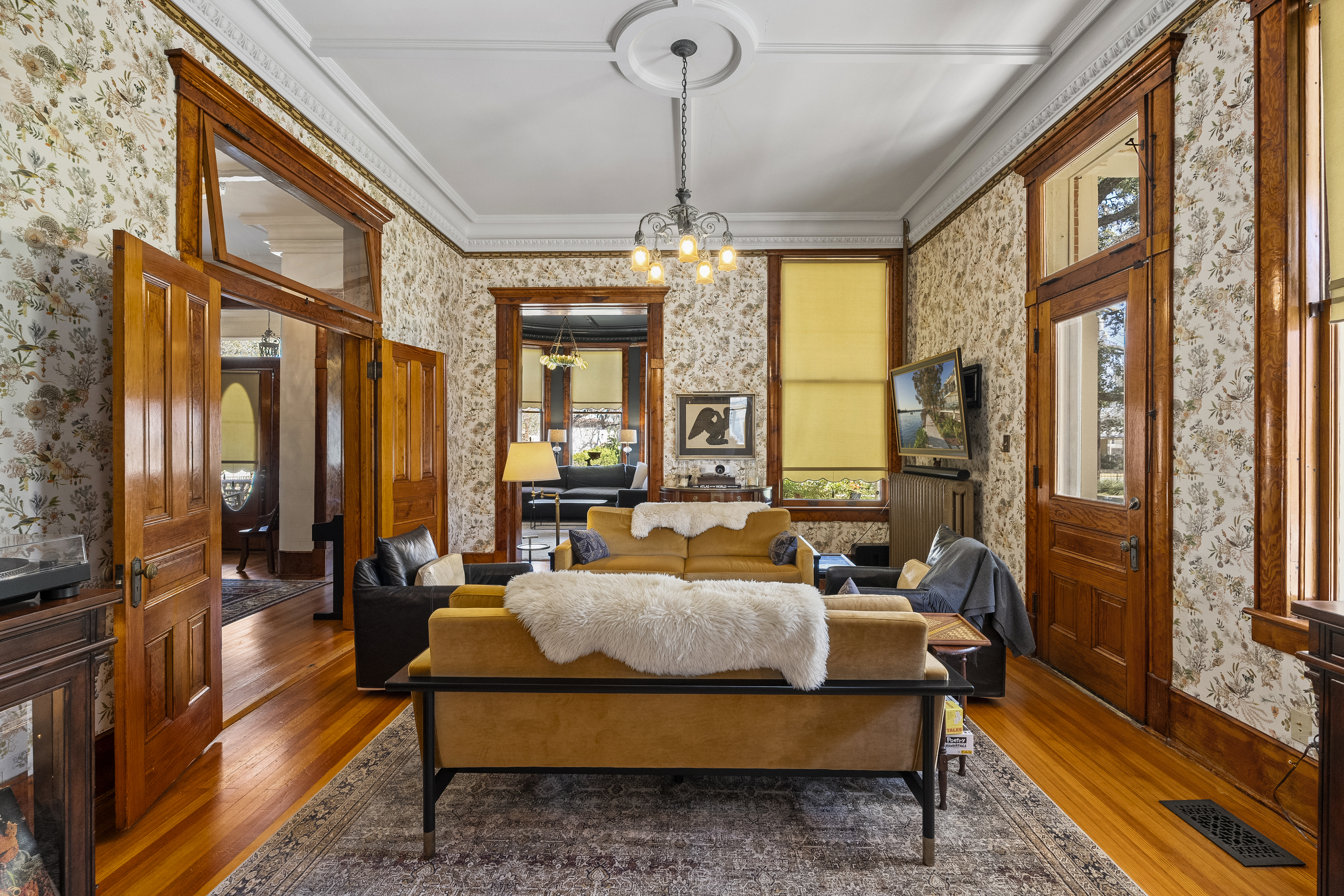 372 Magazine Avenue 