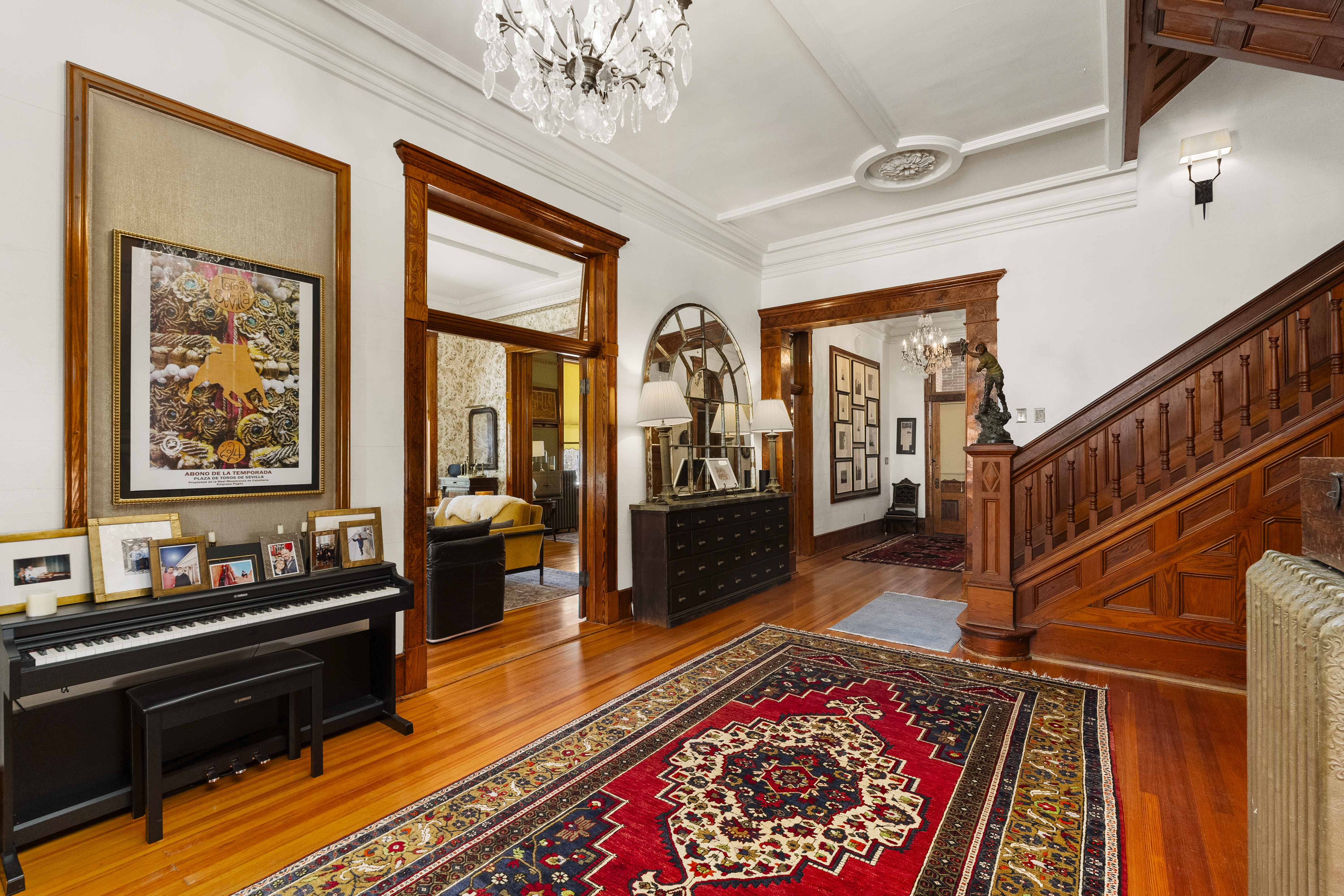 372 Magazine Avenue 