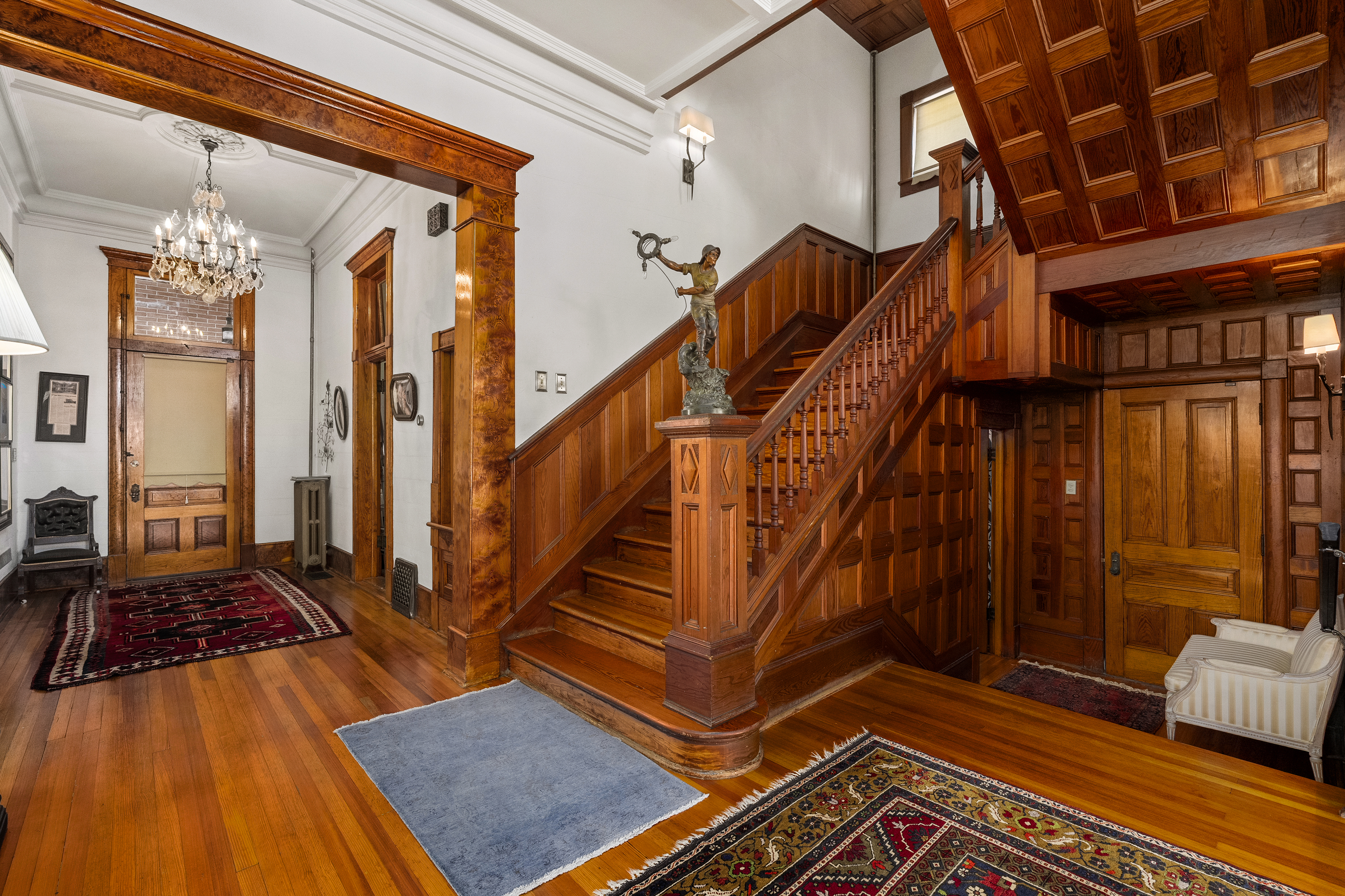 372 Magazine Avenue 