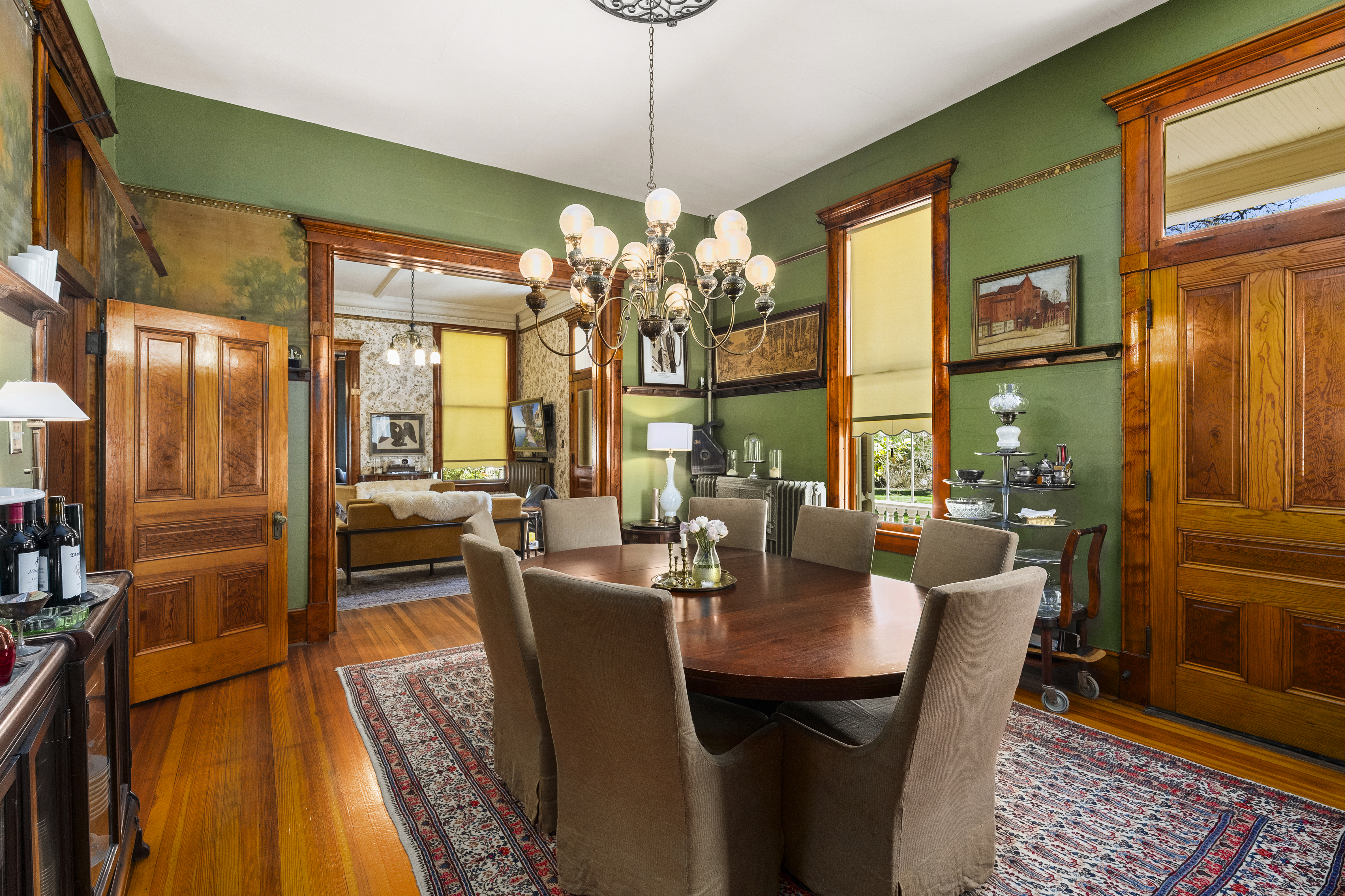 372 Magazine Avenue 