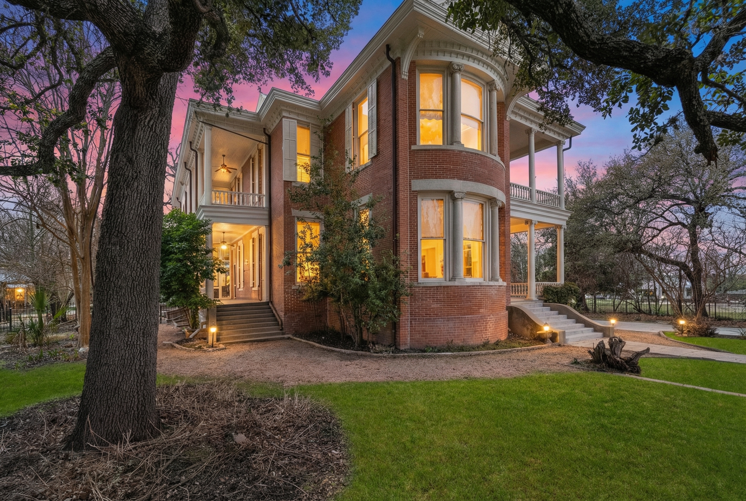 372 Magazine Avenue 