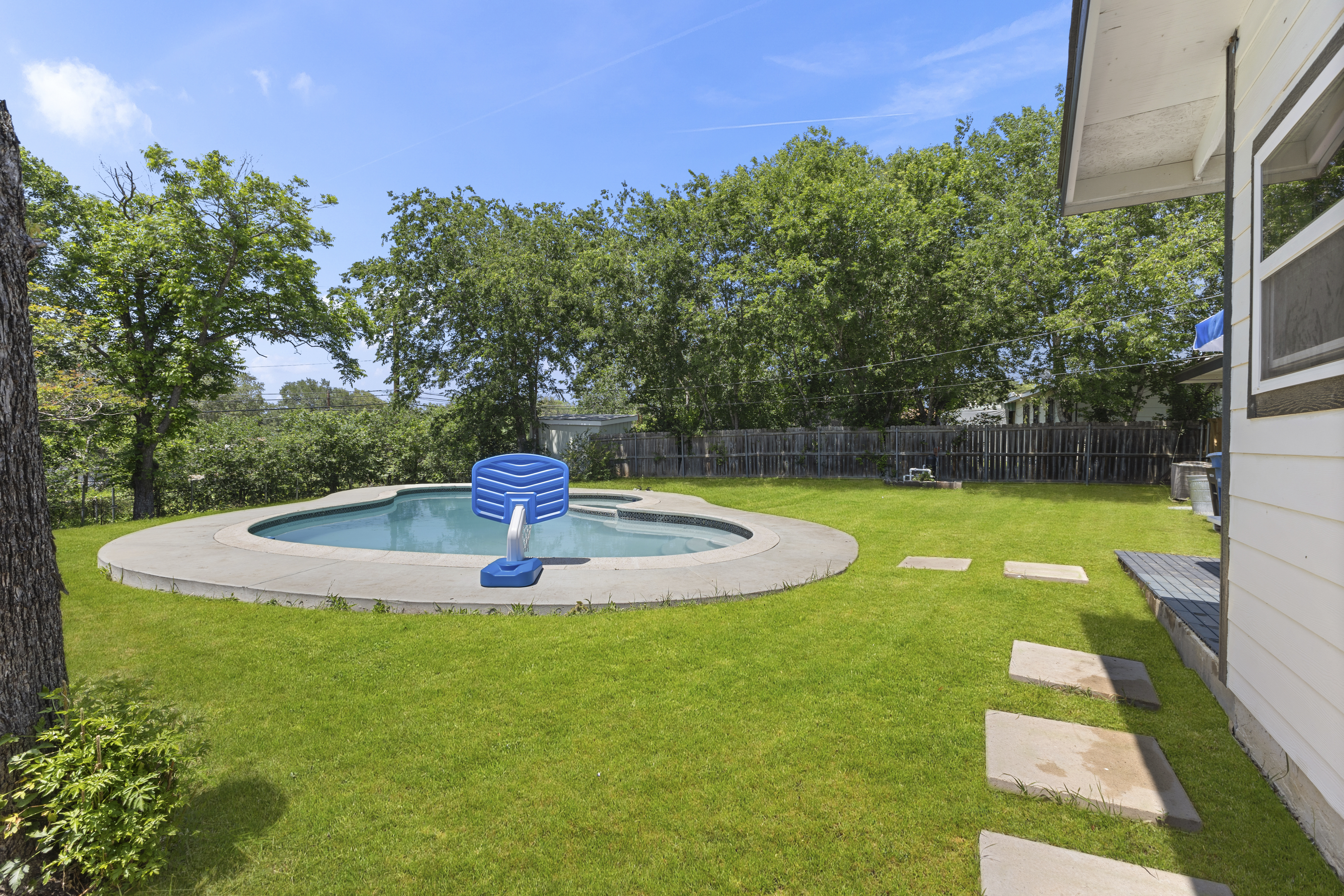 503 Pickwell Drive 