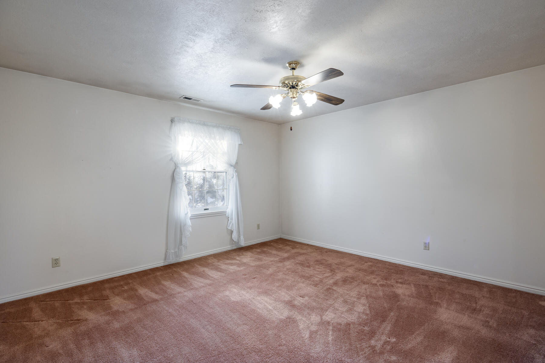 6 E Pepperwood Drive 