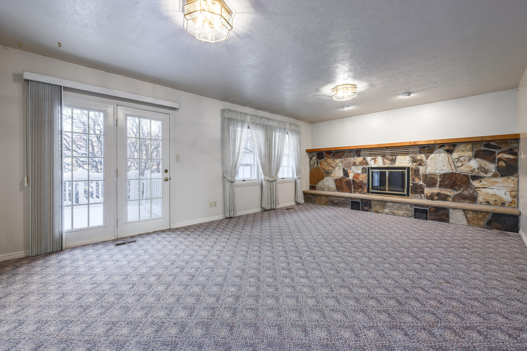 6 E Pepperwood Drive 