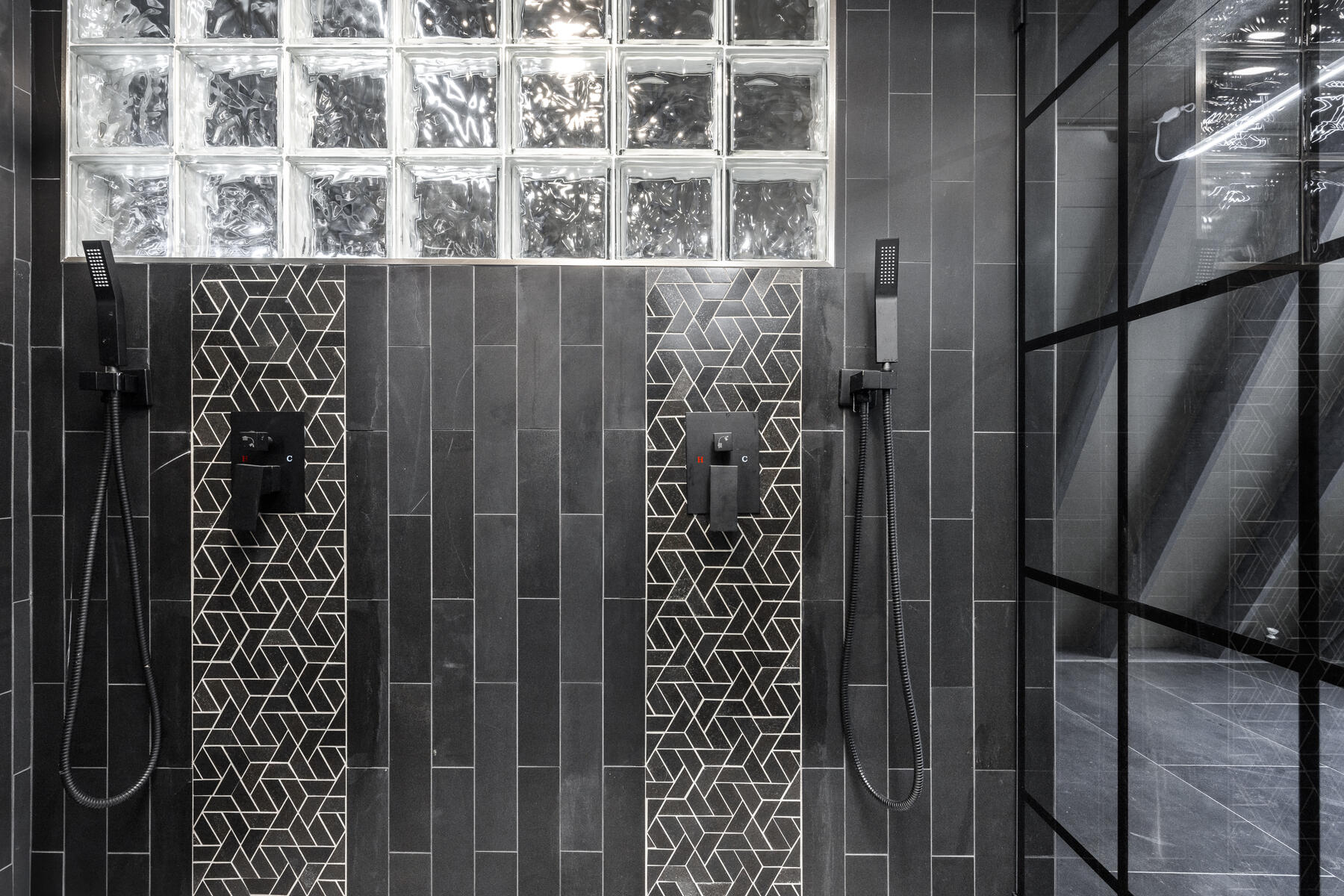 1734 W Upper Canyon Dr 