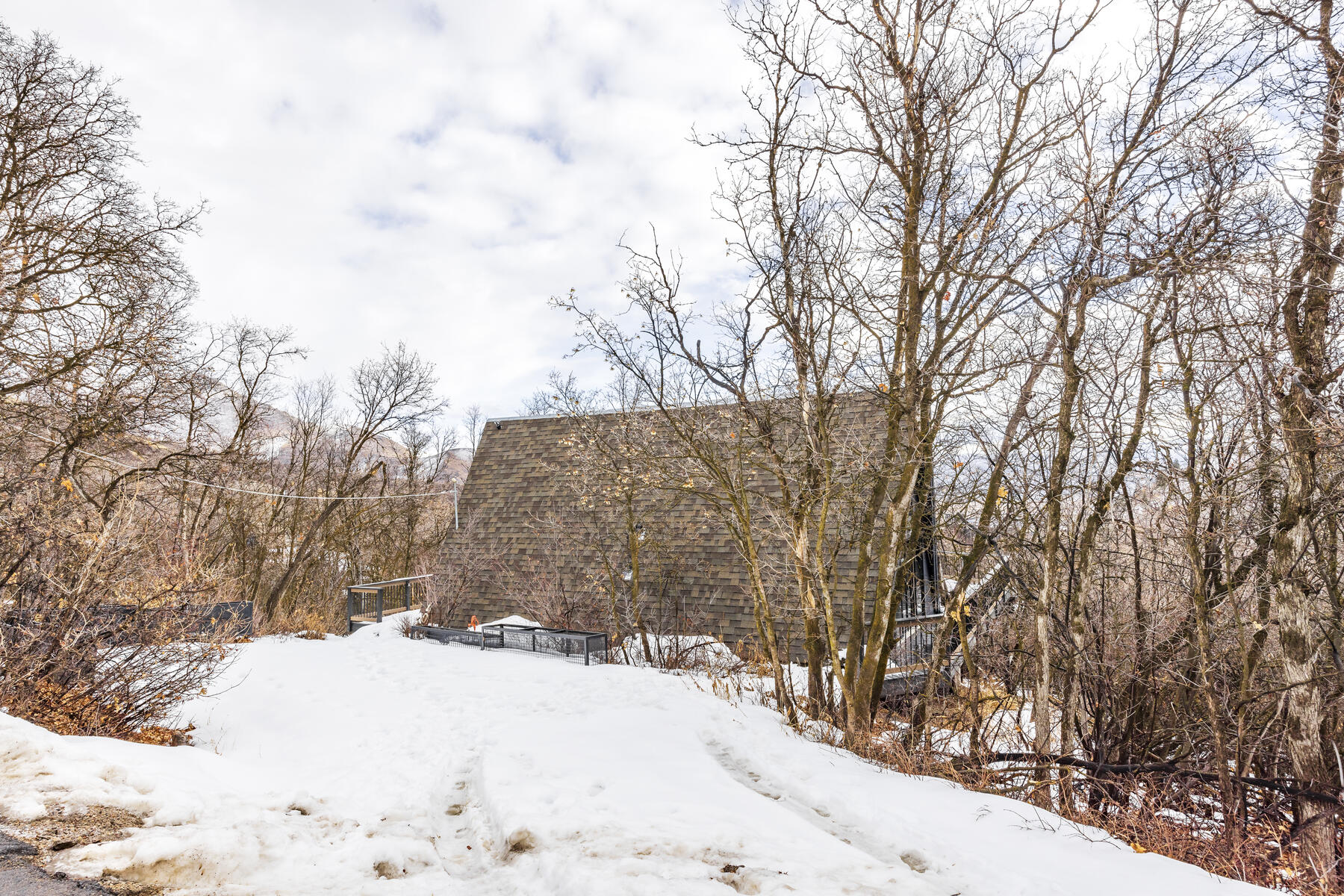 1734 W Upper Canyon Dr 