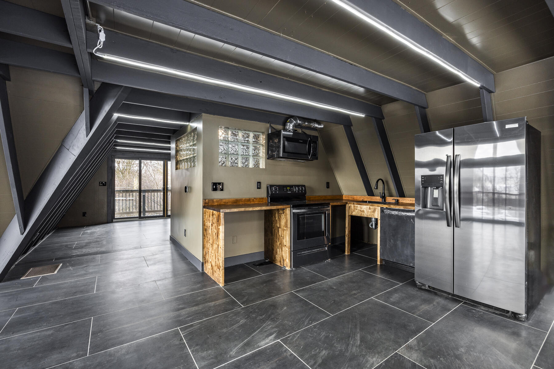 1734 W Upper Canyon Dr 