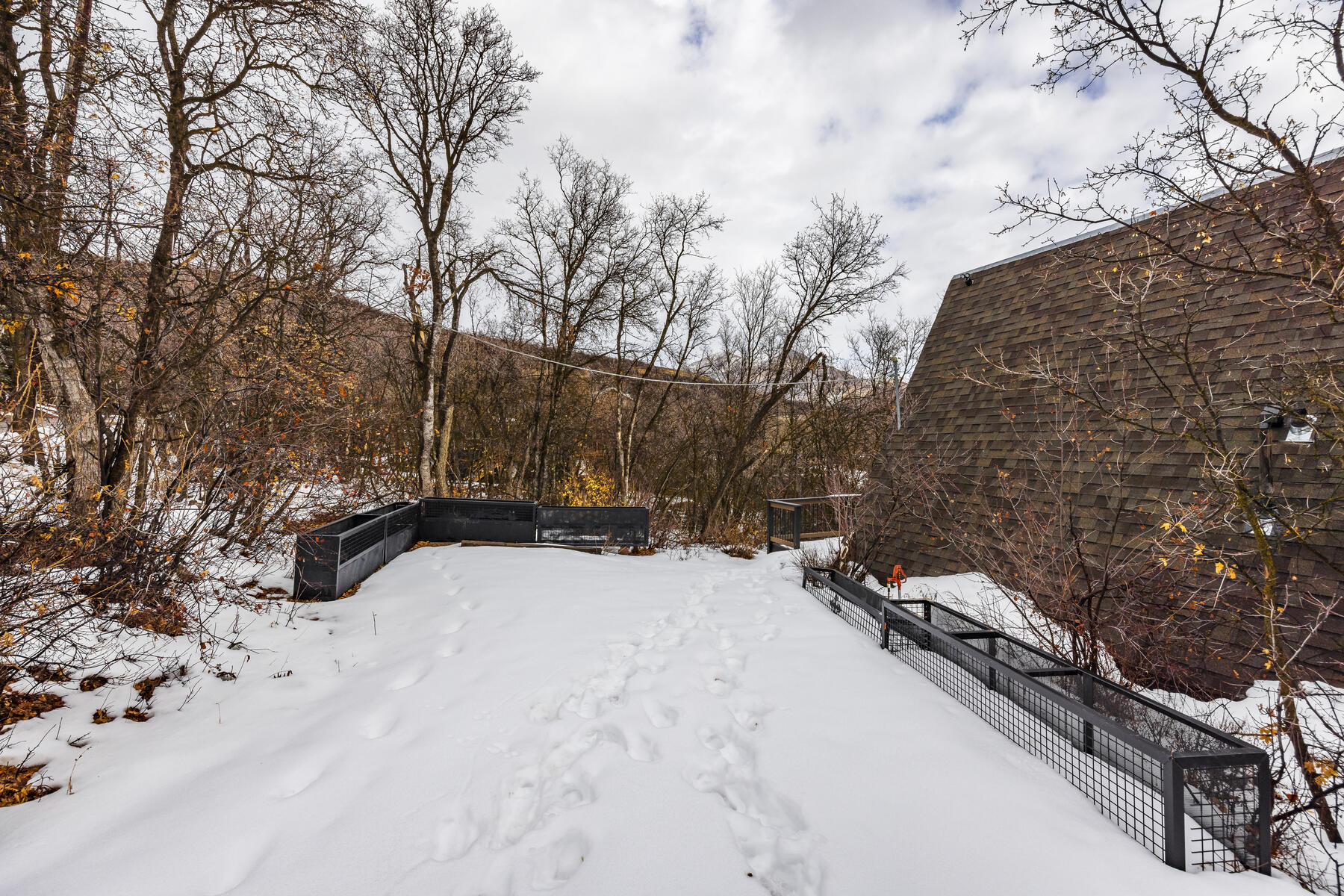 1734 W Upper Canyon Dr 