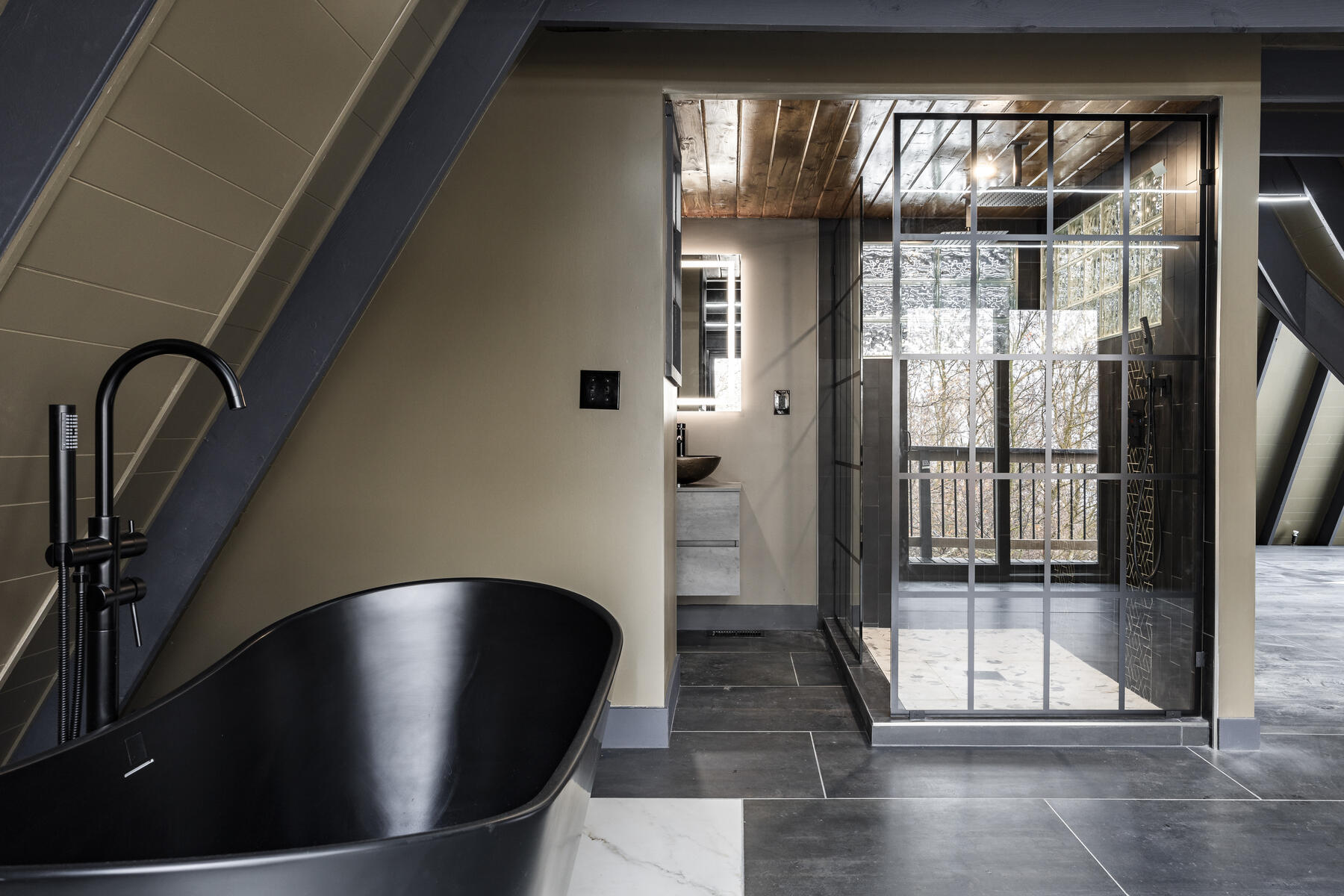 1734 W Upper Canyon Dr 