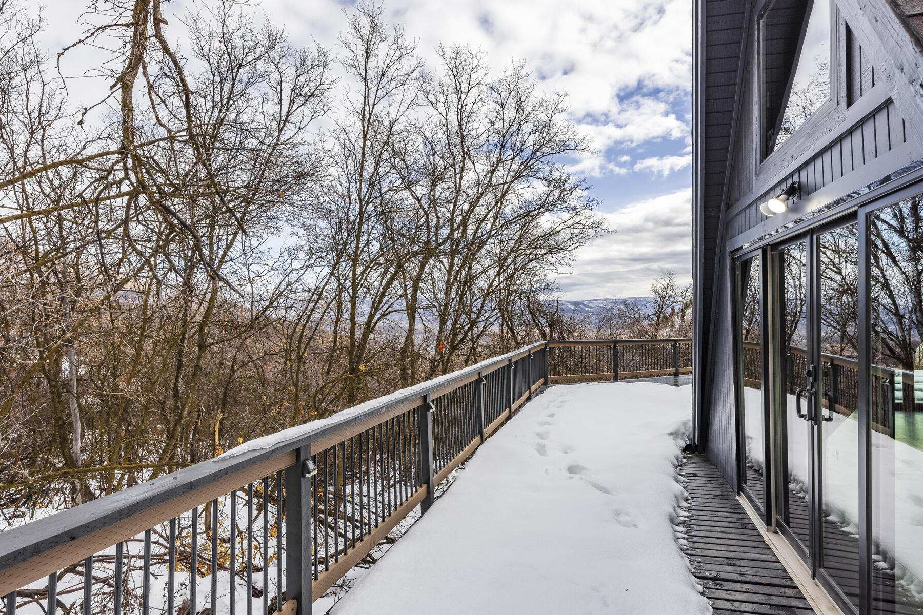 1734 W Upper Canyon Dr 