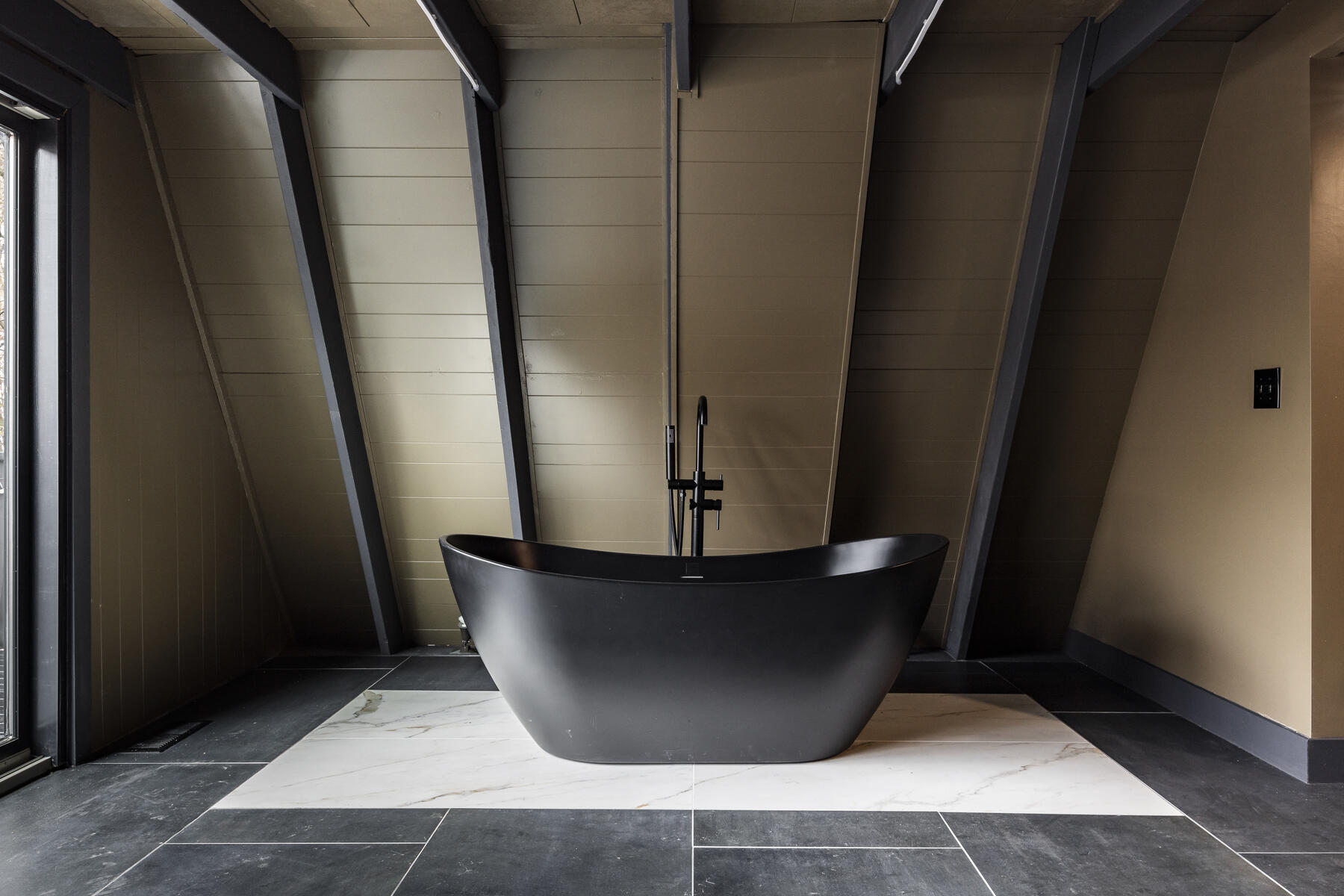 1734 W Upper Canyon Dr 