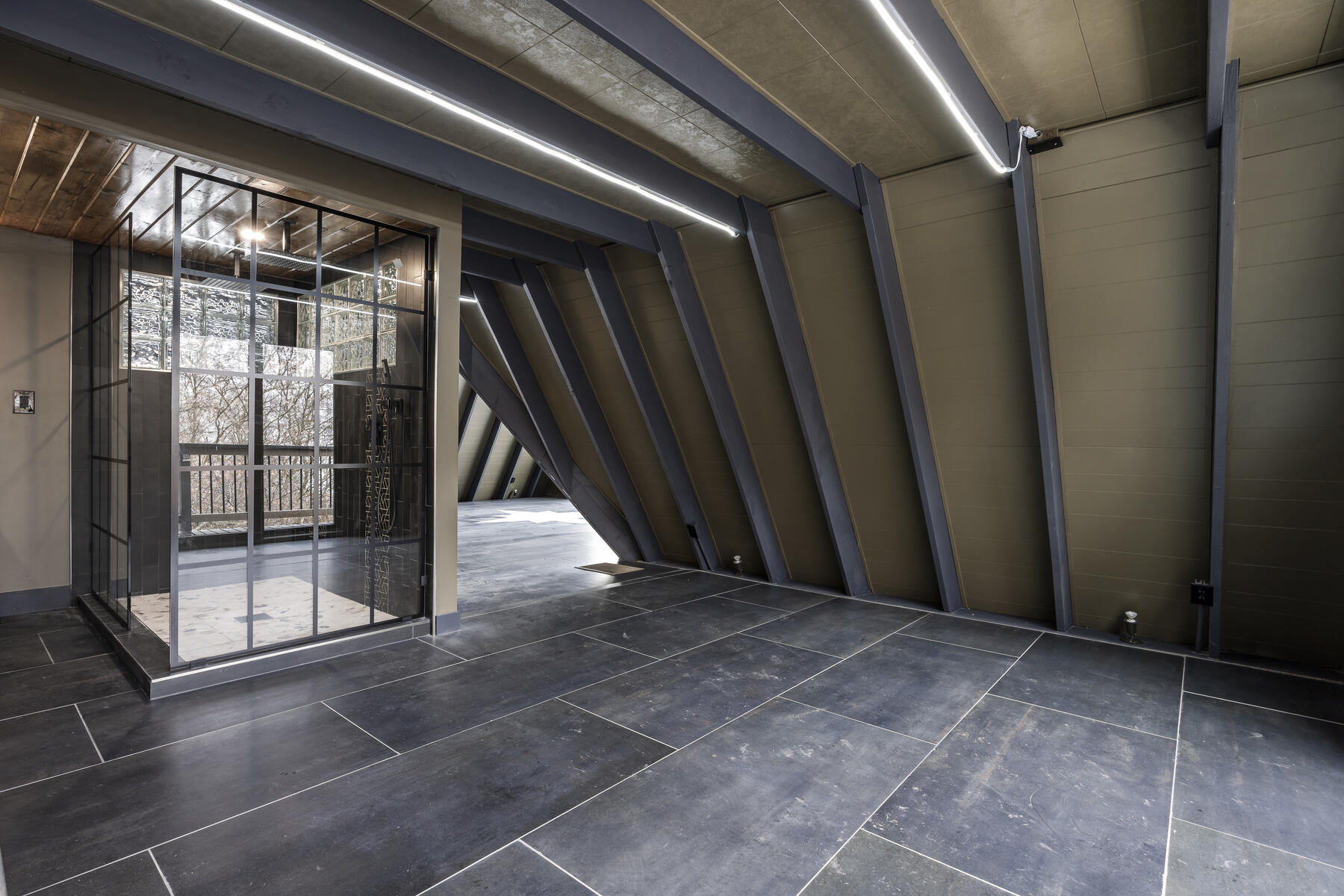 1734 W Upper Canyon Dr 