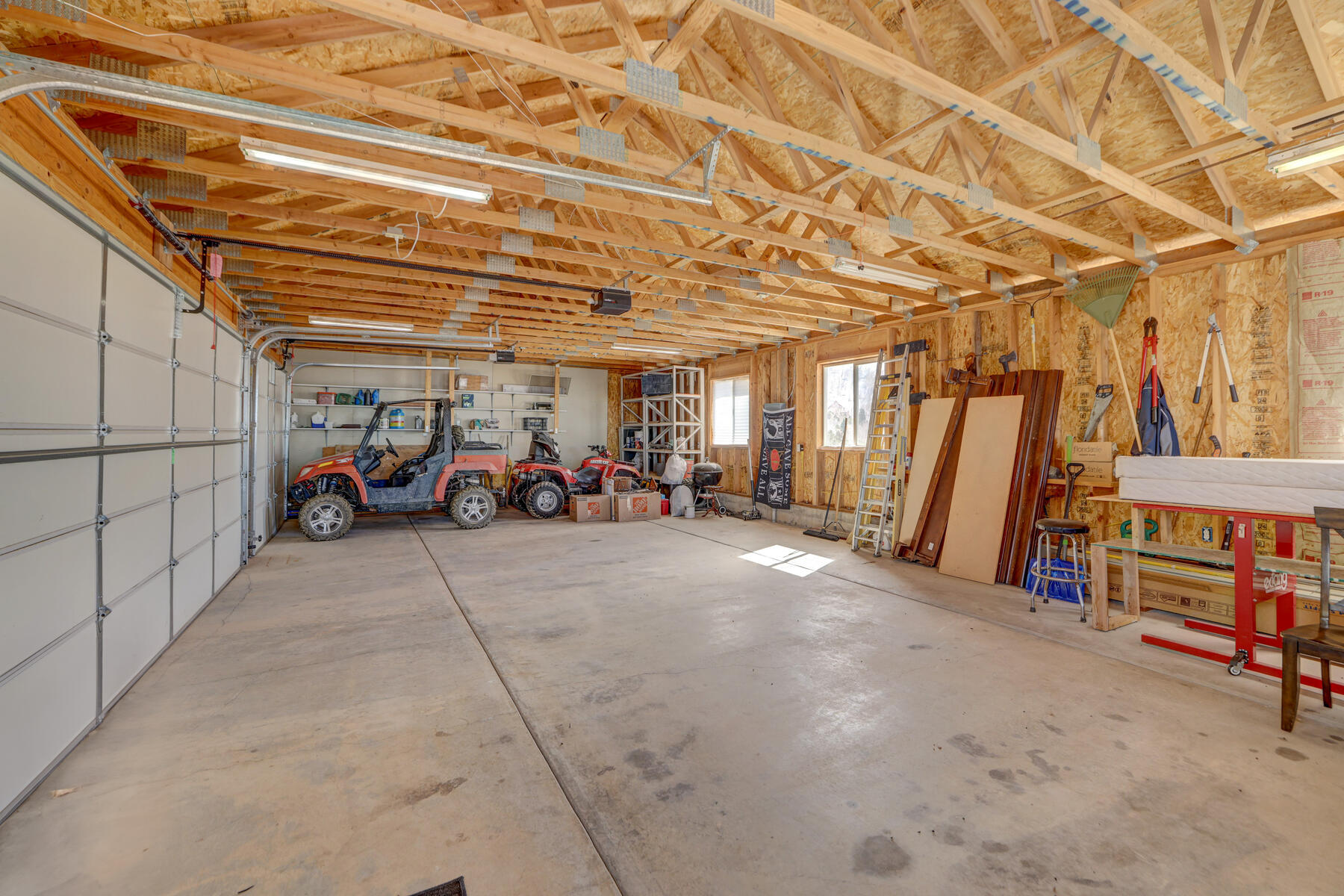 1115 E Cedar Highlands Dr 