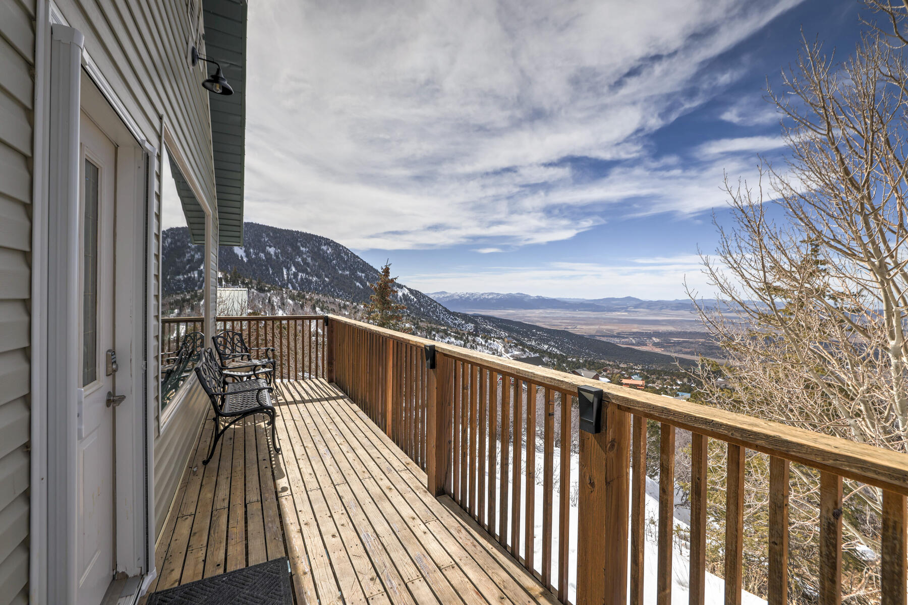 1115 E Cedar Highlands Dr 